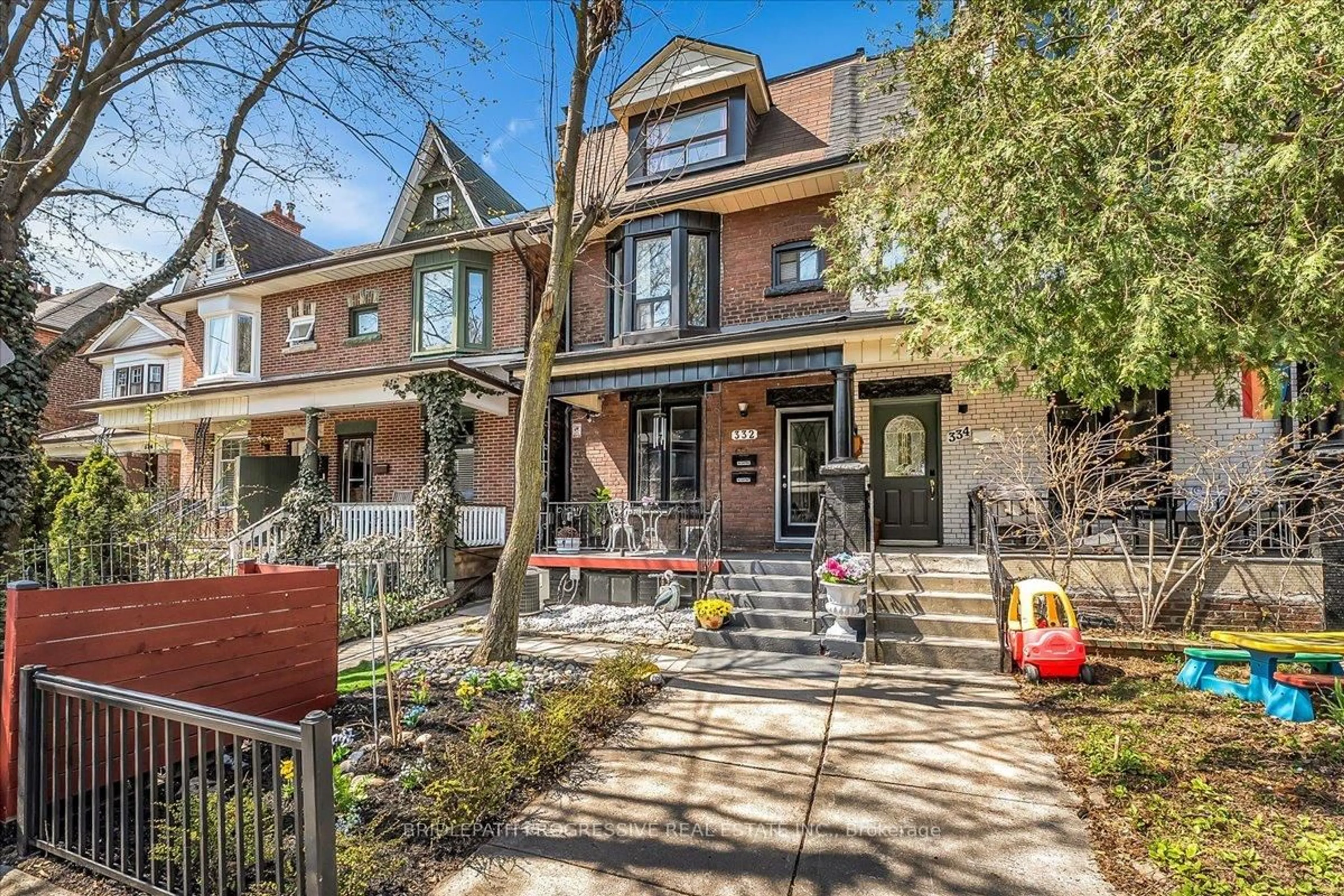 Home with brick exterior material, street for 332 Delaware Ave, Toronto Ontario M6H 2T8