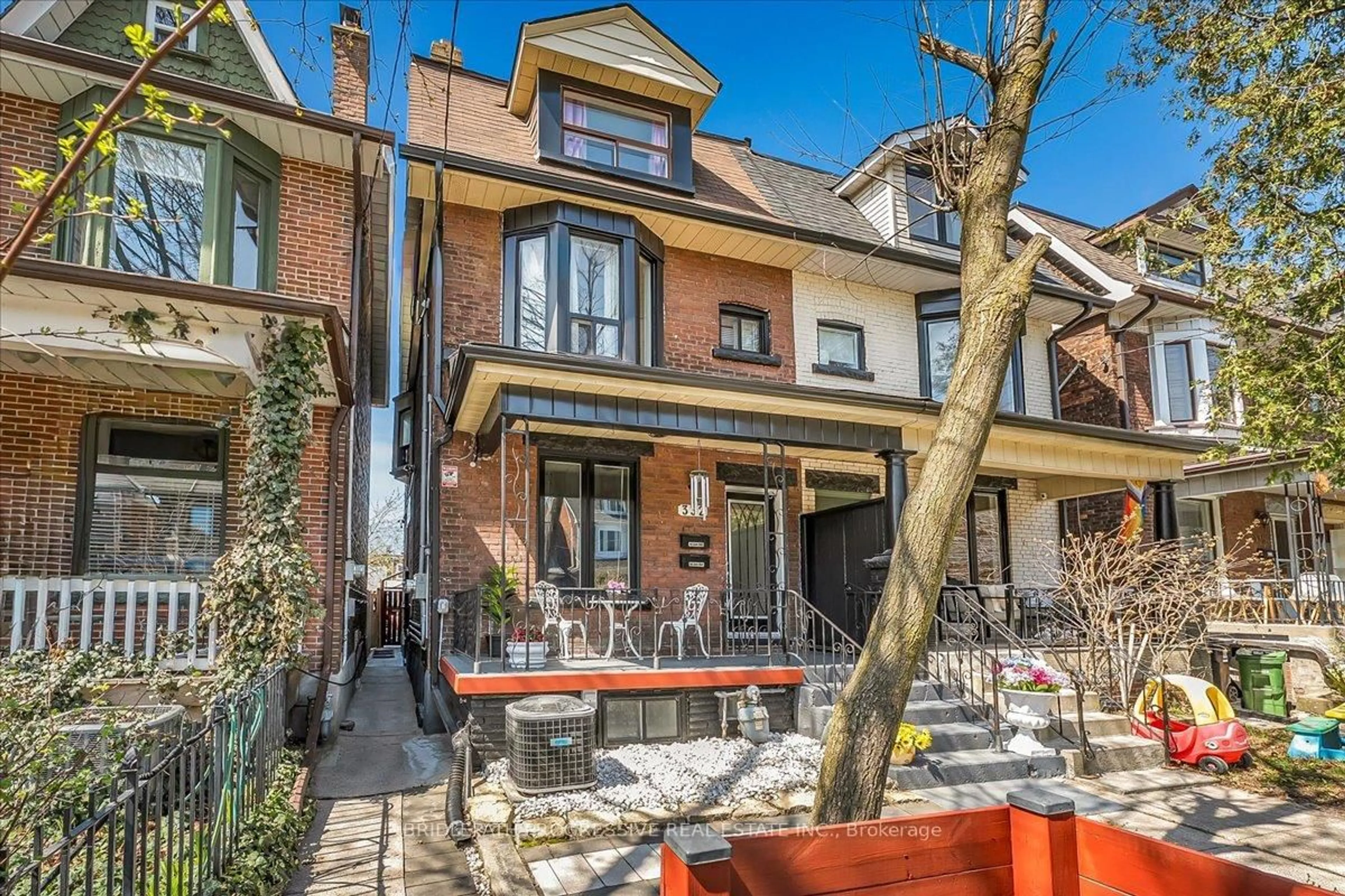 Home with brick exterior material, street for 332 Delaware Ave, Toronto Ontario M6H 2T8