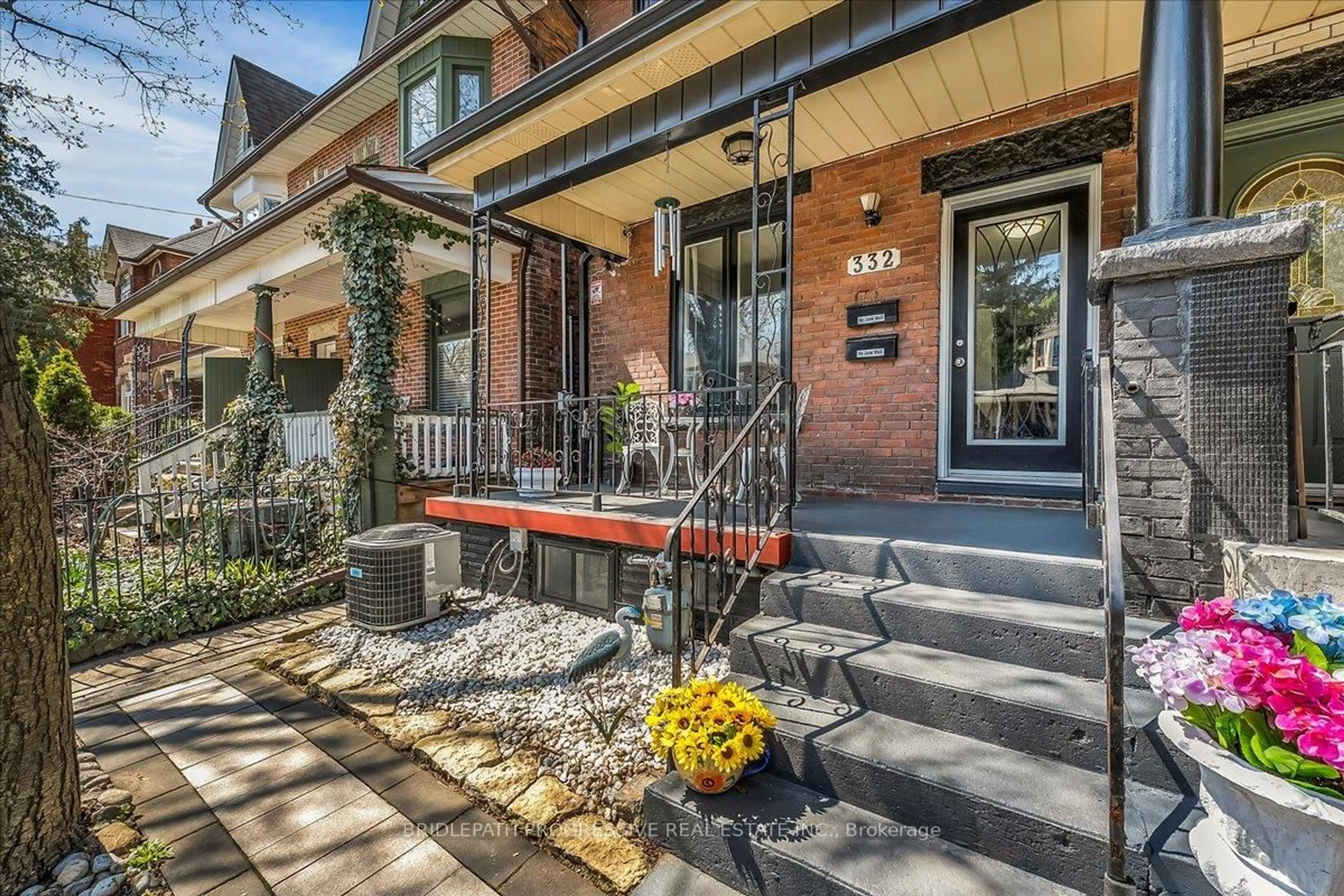 Home with brick exterior material, street for 332 Delaware Ave, Toronto Ontario M6H 2T8