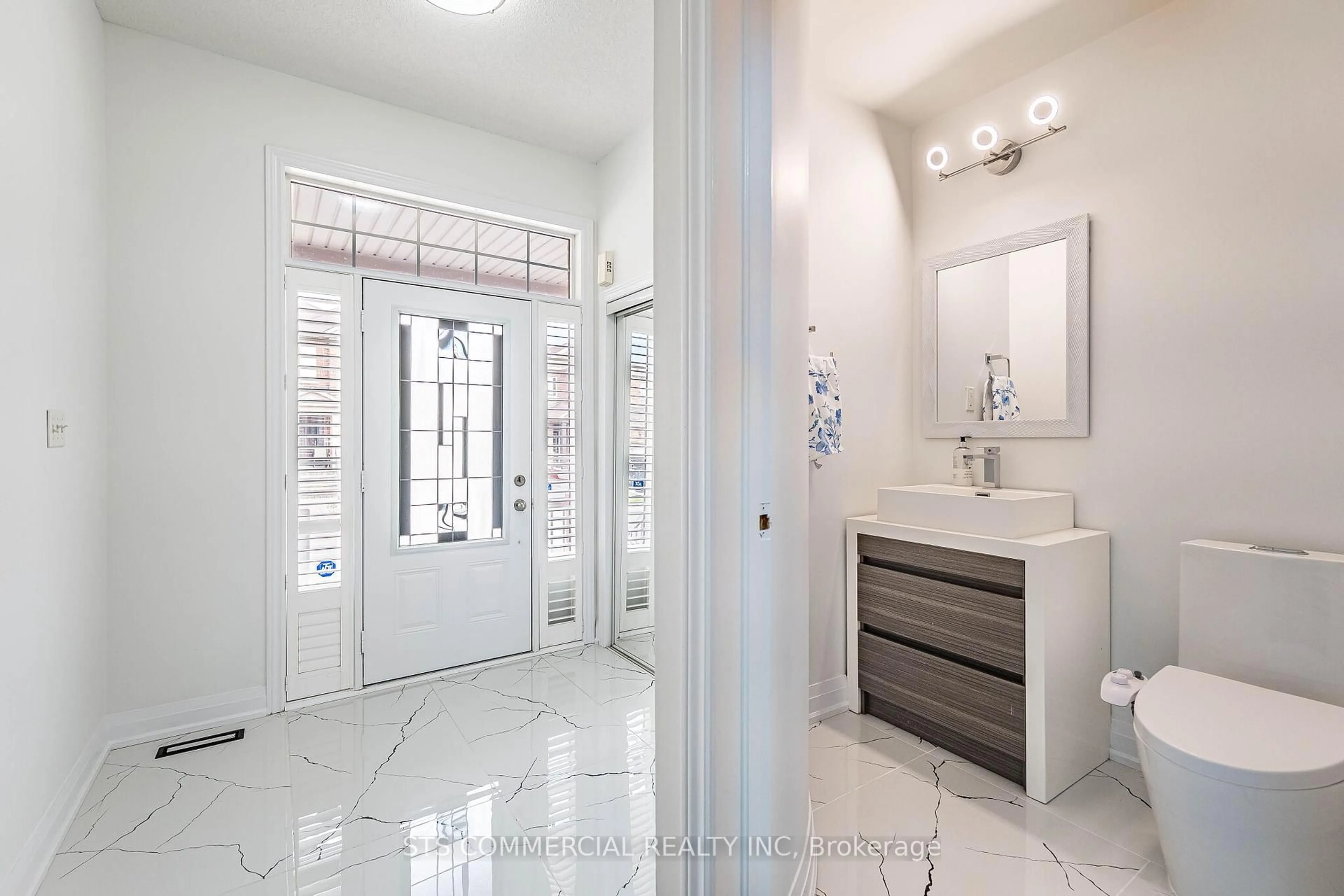 Contemporary bathroom, ceramic/tile floor for 15 Hybrid St, Brampton Ontario L7A 0L5