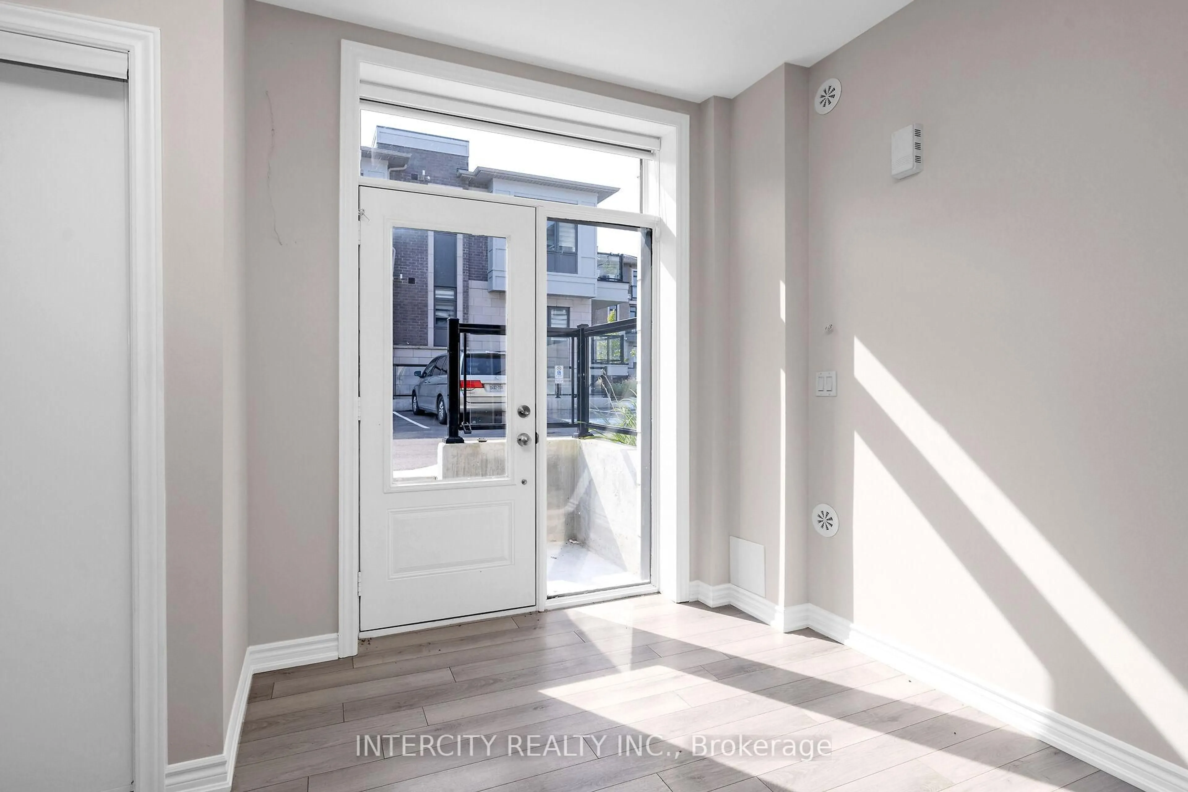 Indoor entryway for 60 Halliford Pl #701, Brampton Ontario L6P 4R1