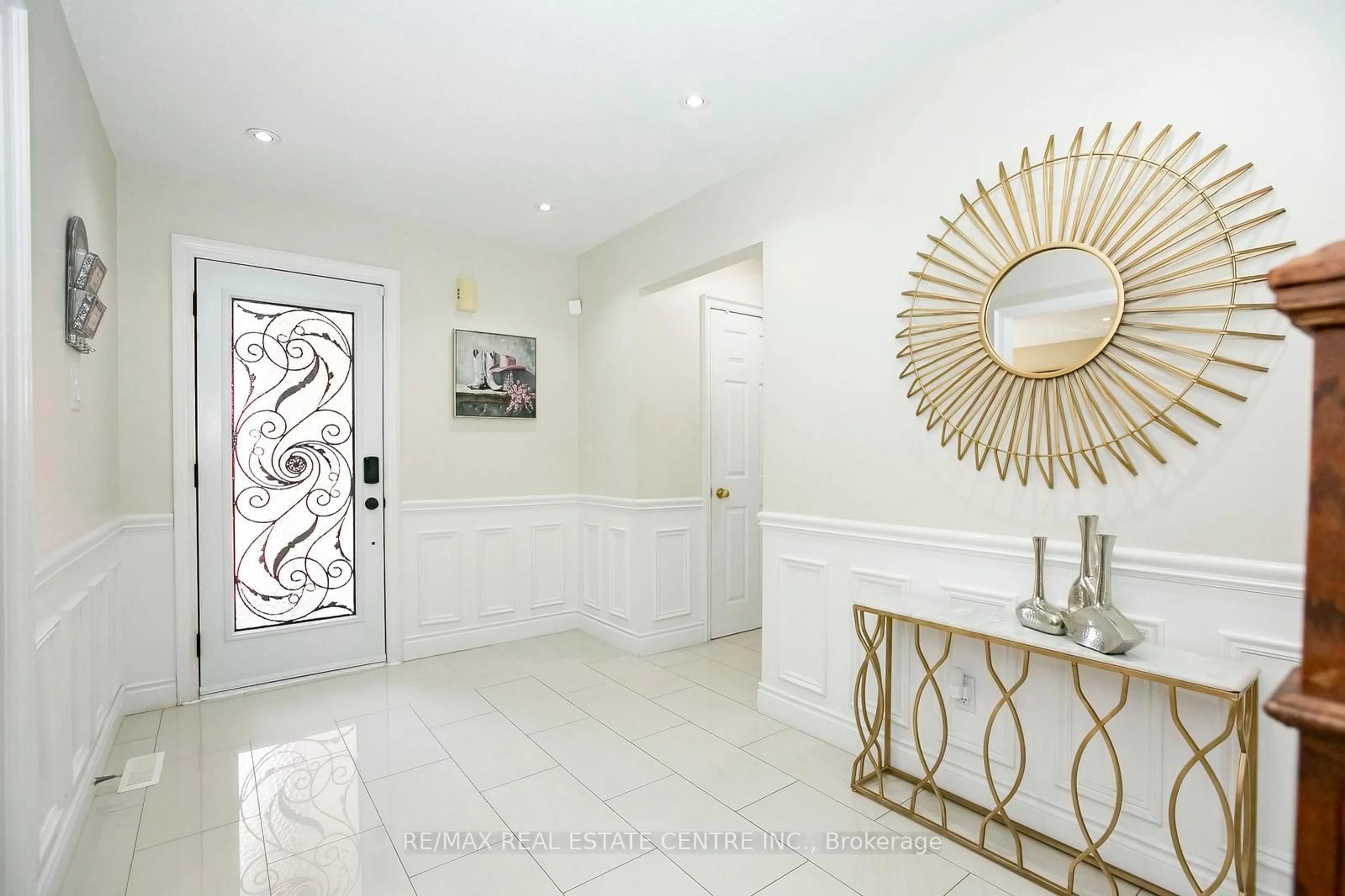 Unknown for 108 Moffatt Ave, Brampton Ontario L6Y 4K9