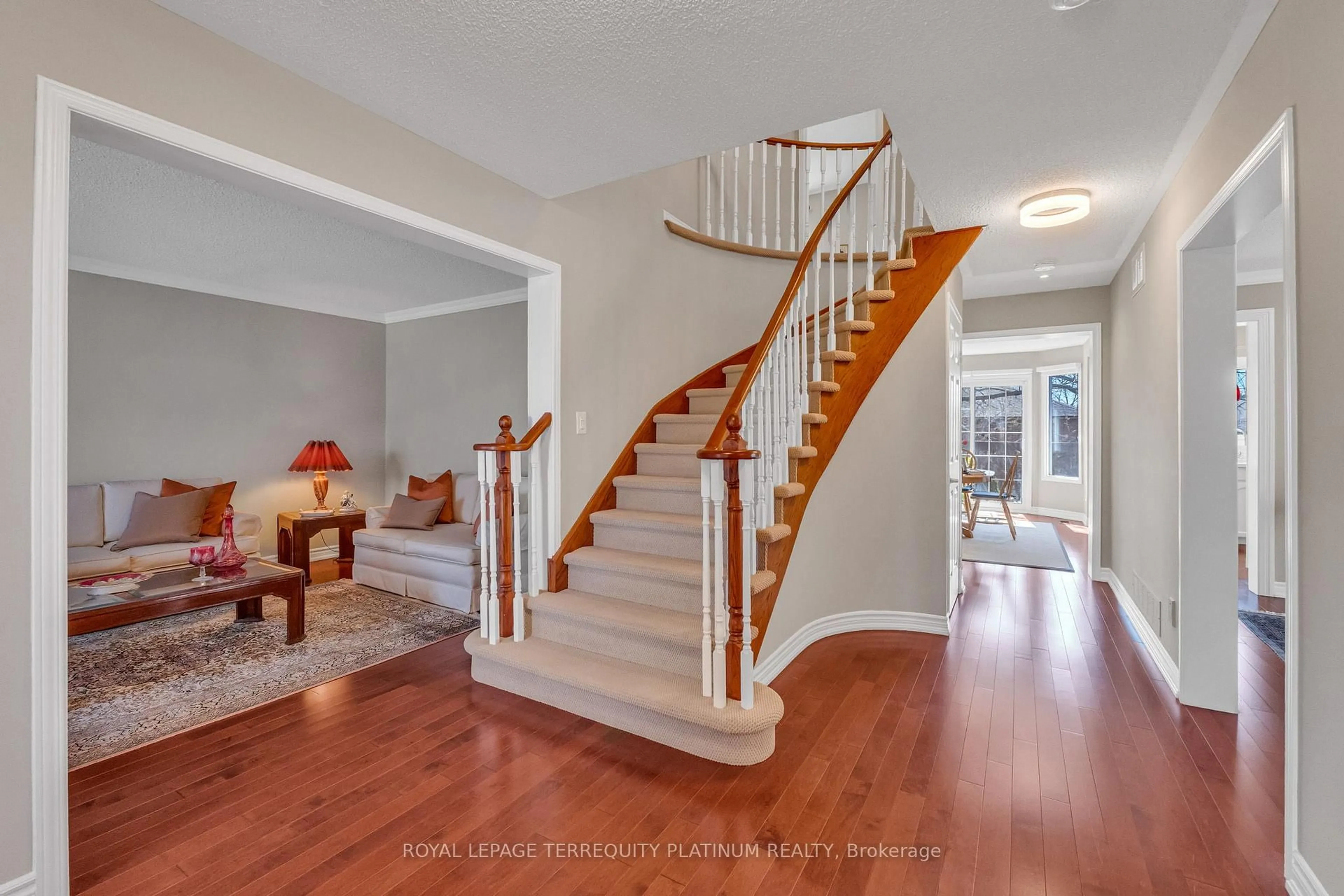 Unknown for 1207 Greenwood Cres, Oakville Ontario L6J 6W6