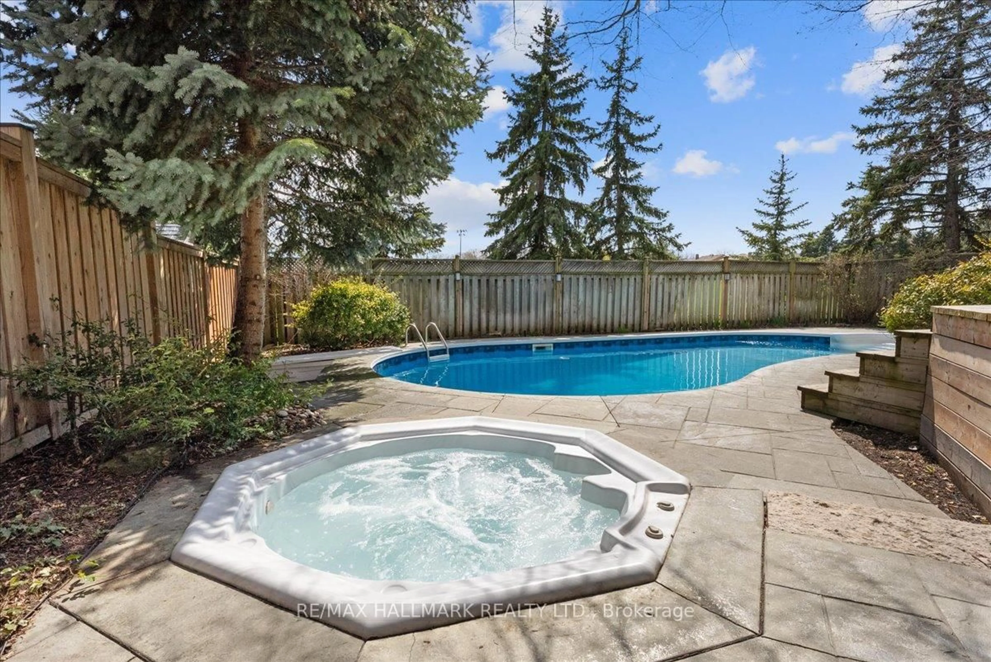 Pool for 3574 Irwin Crt, Mississauga Ontario L5L 4W3
