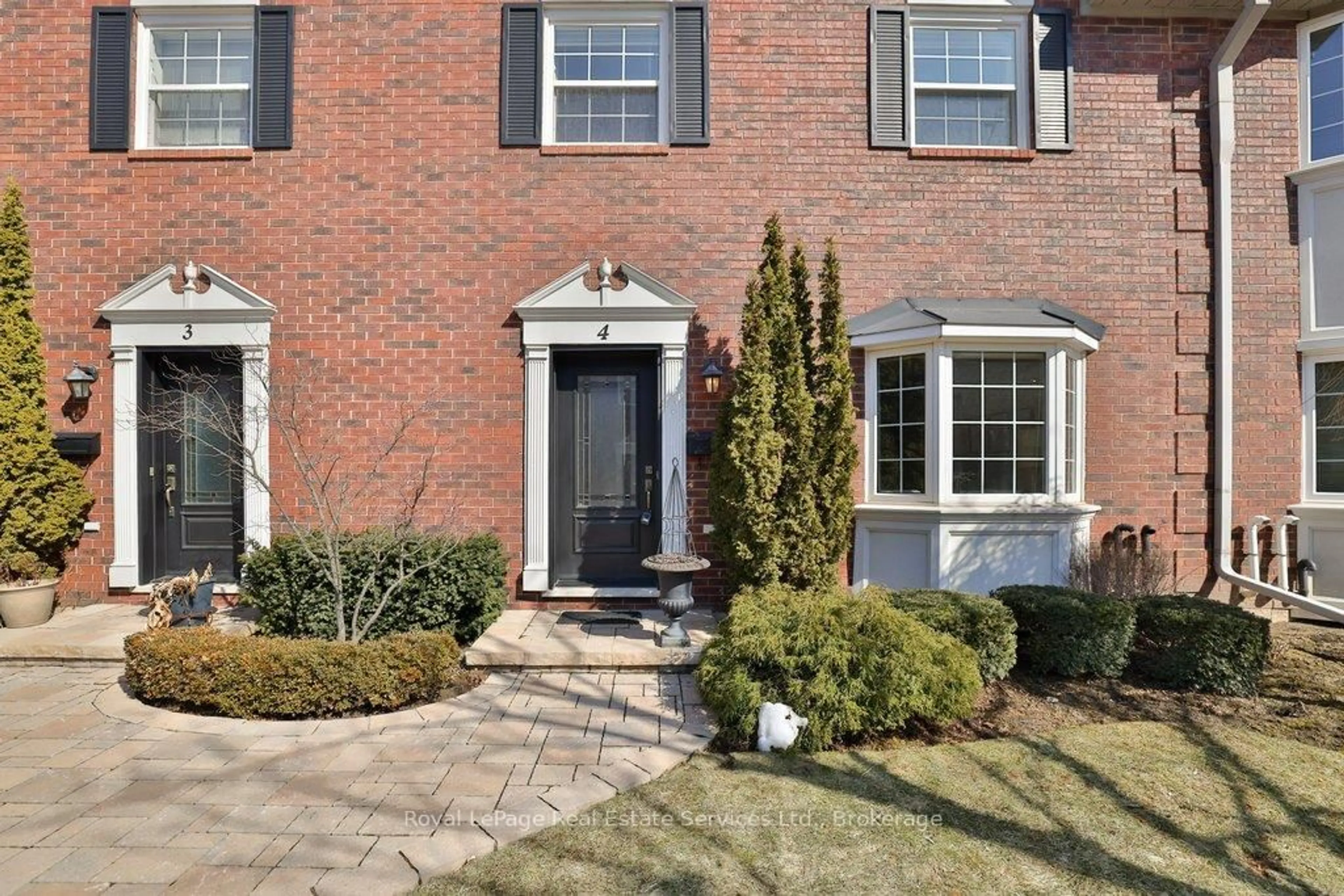 Home with brick exterior material, street for 2407 Woodward Ave #4, Burlington Ontario L7R 4J2