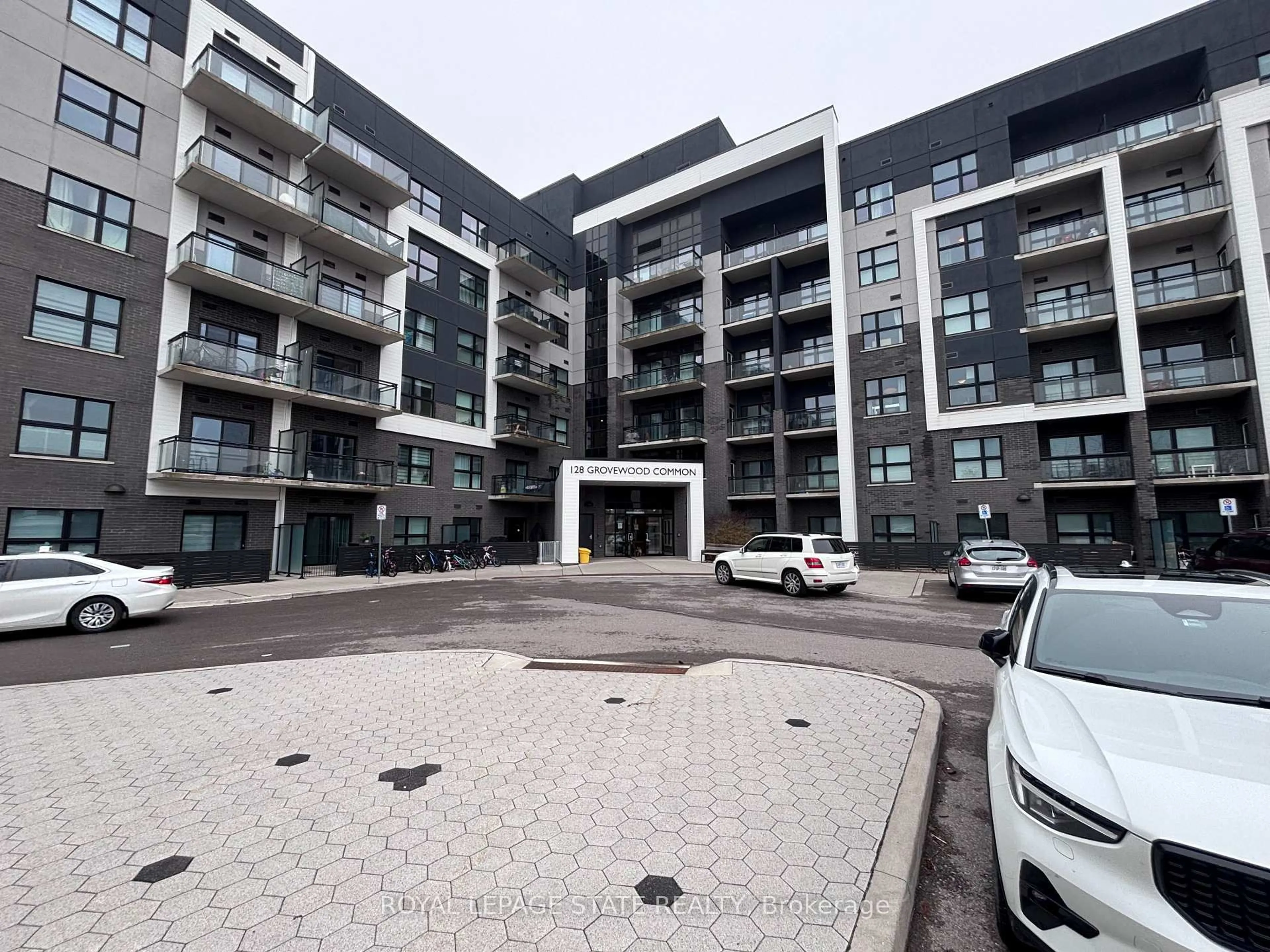 A pic from outside/outdoor area/front of a property/back of a property/a pic from drone, street for 128 Grovewood Common #417, Oakville Ontario L9H 0X3