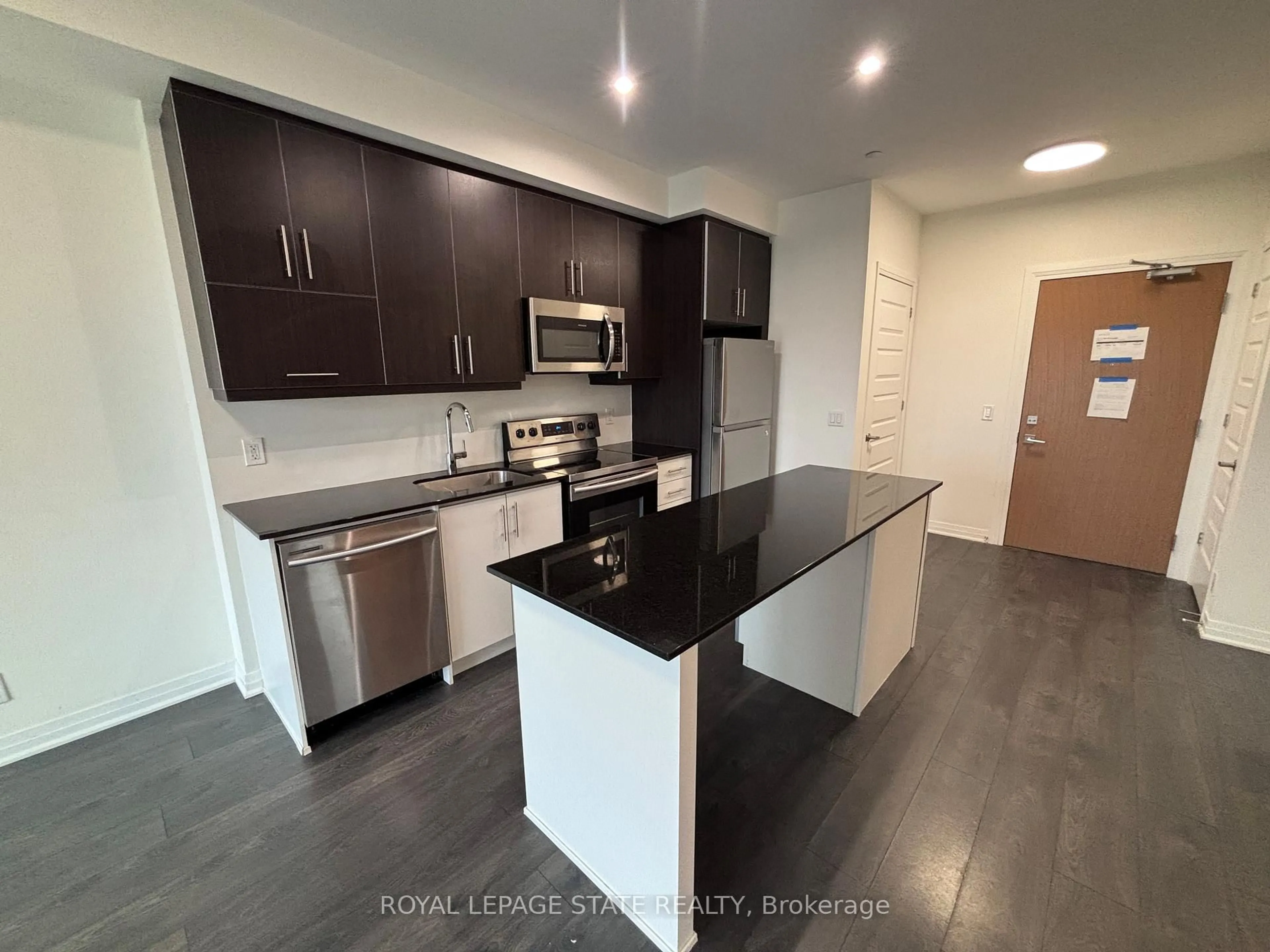 Open concept kitchen, unknown for 128 Grovewood Common #417, Oakville Ontario L9H 0X3