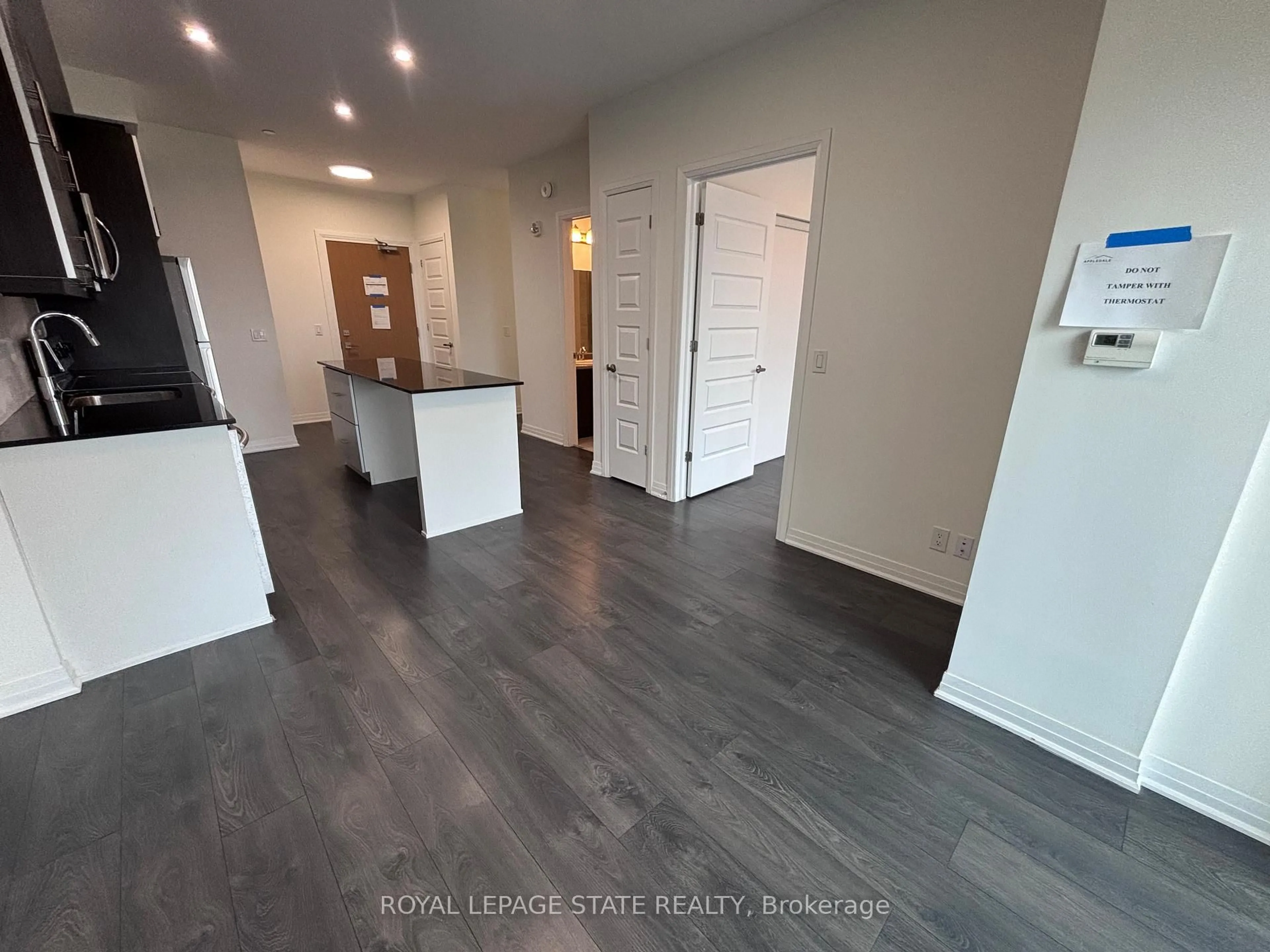 A pic of a room for 128 Grovewood Common #417, Oakville Ontario L9H 0X3
