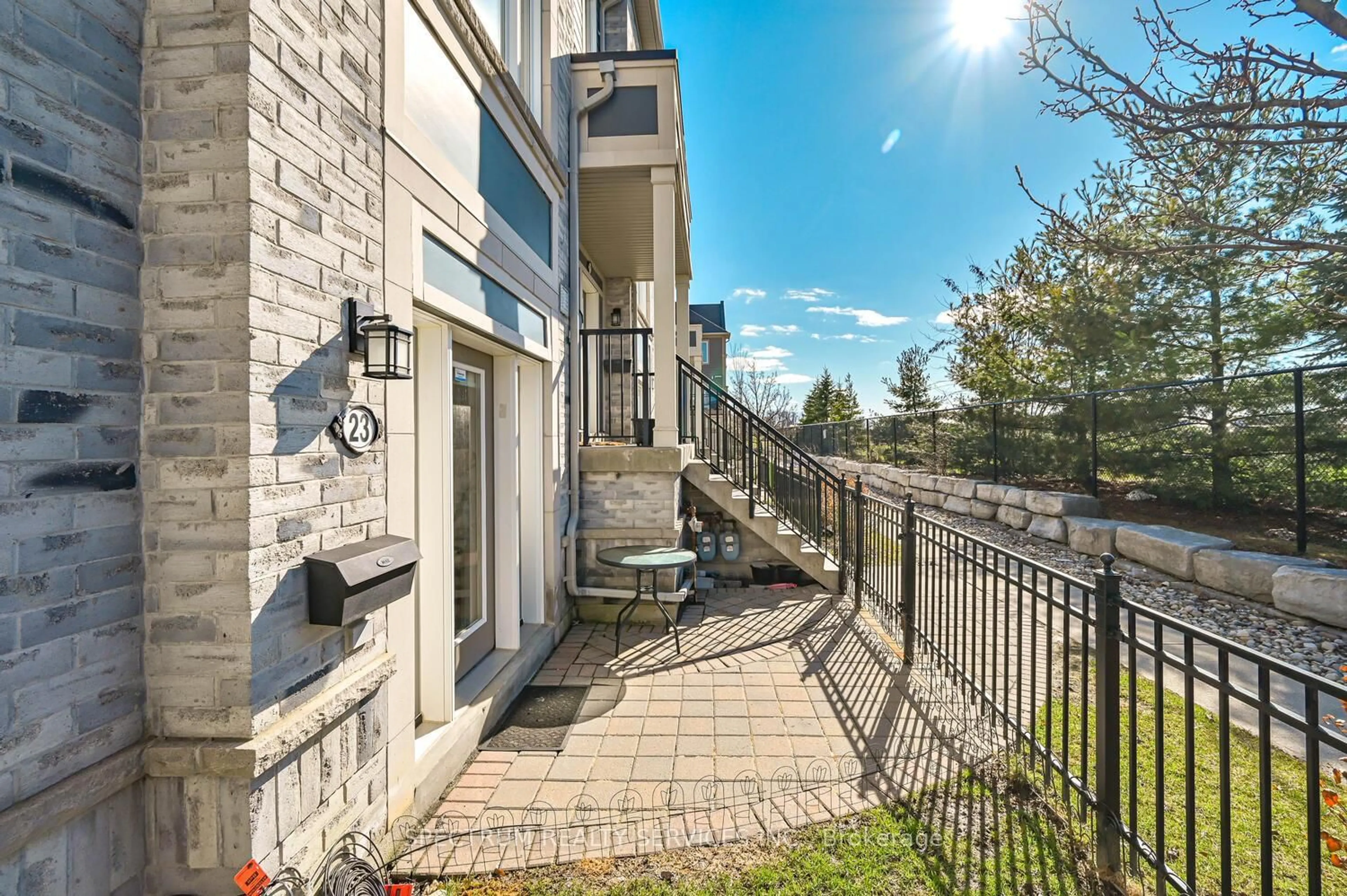 Patio, street for 60 Fairwood Circ #23, Brampton Ontario L6R 0Y6