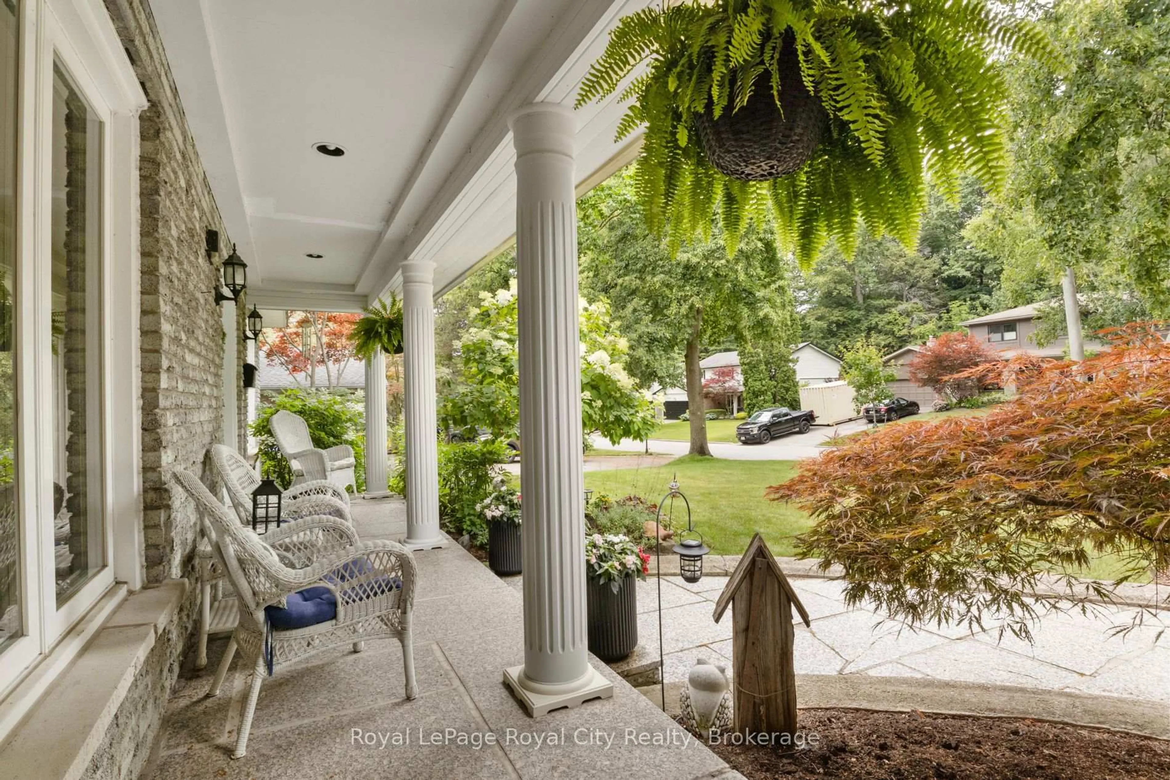 Patio, street for 1548 Troika Crt, Mississauga Ontario L5J 4C4