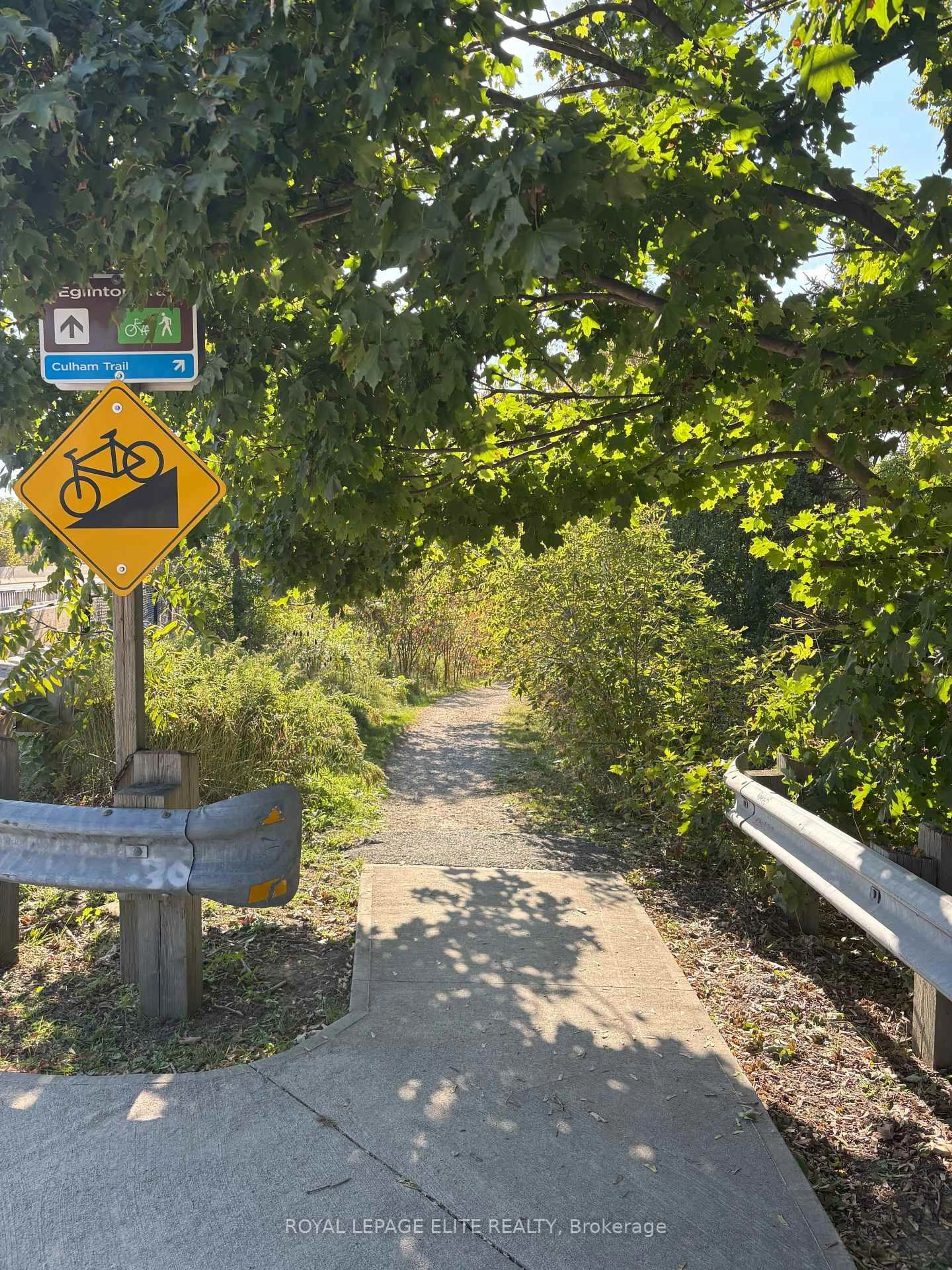 Unknown for 1631 Eglinton Ave, Mississauga Ontario L5M 7C1