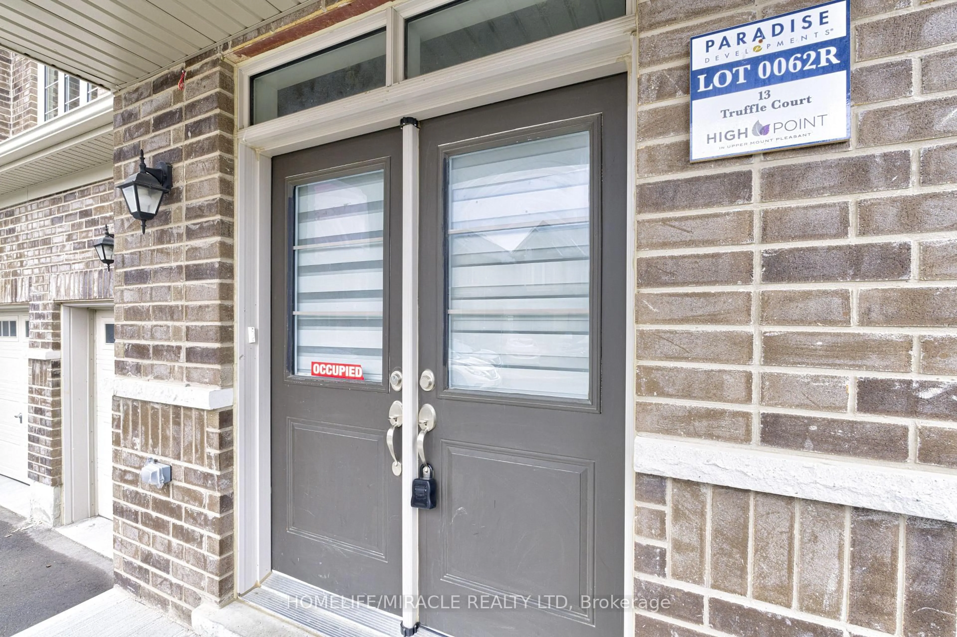 Indoor entryway for 13 Truffle Crt, Brampton Ontario L7A 5A6
