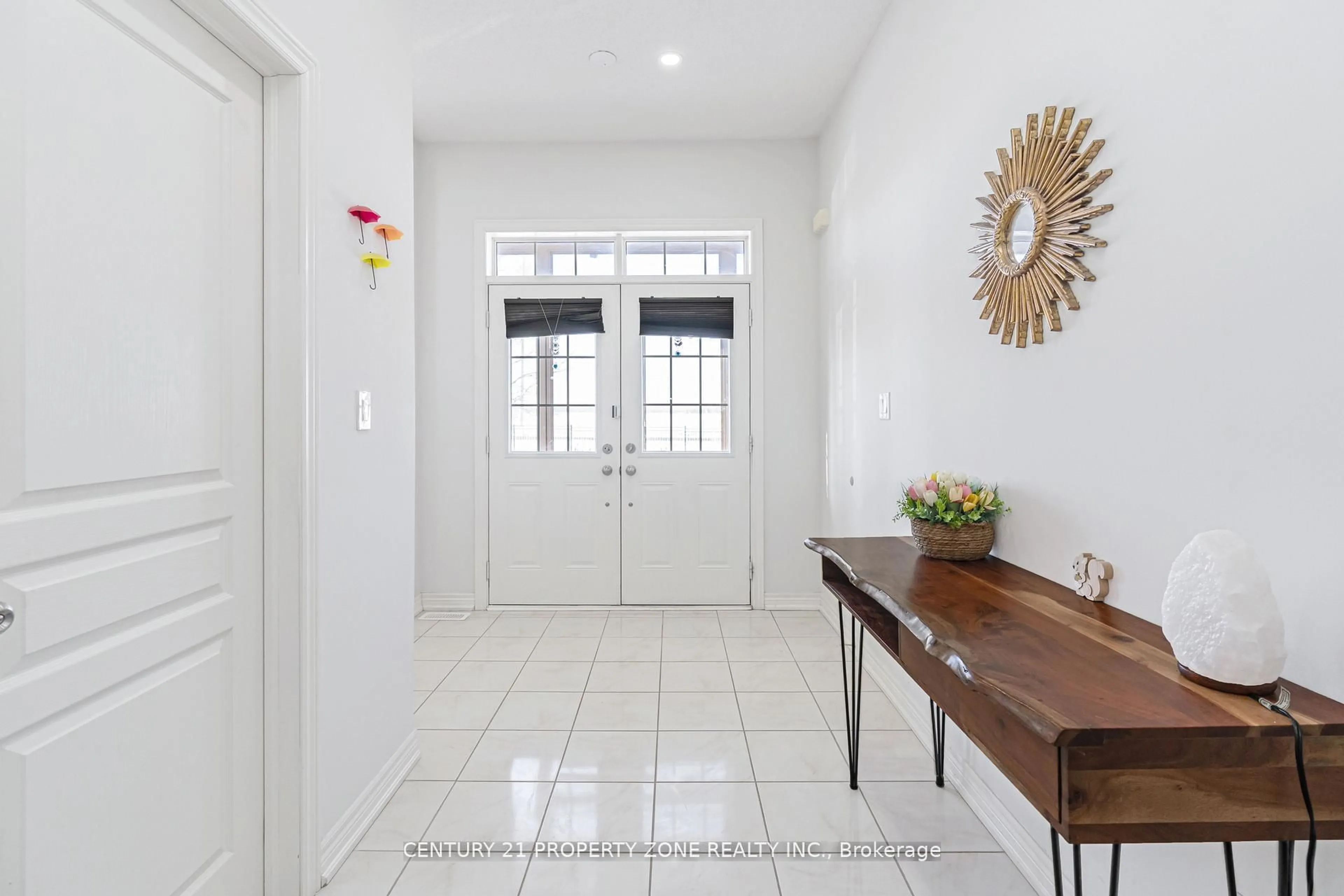 Indoor entryway for 19 Exhibition Cres, Brampton Ontario L7A 4B9