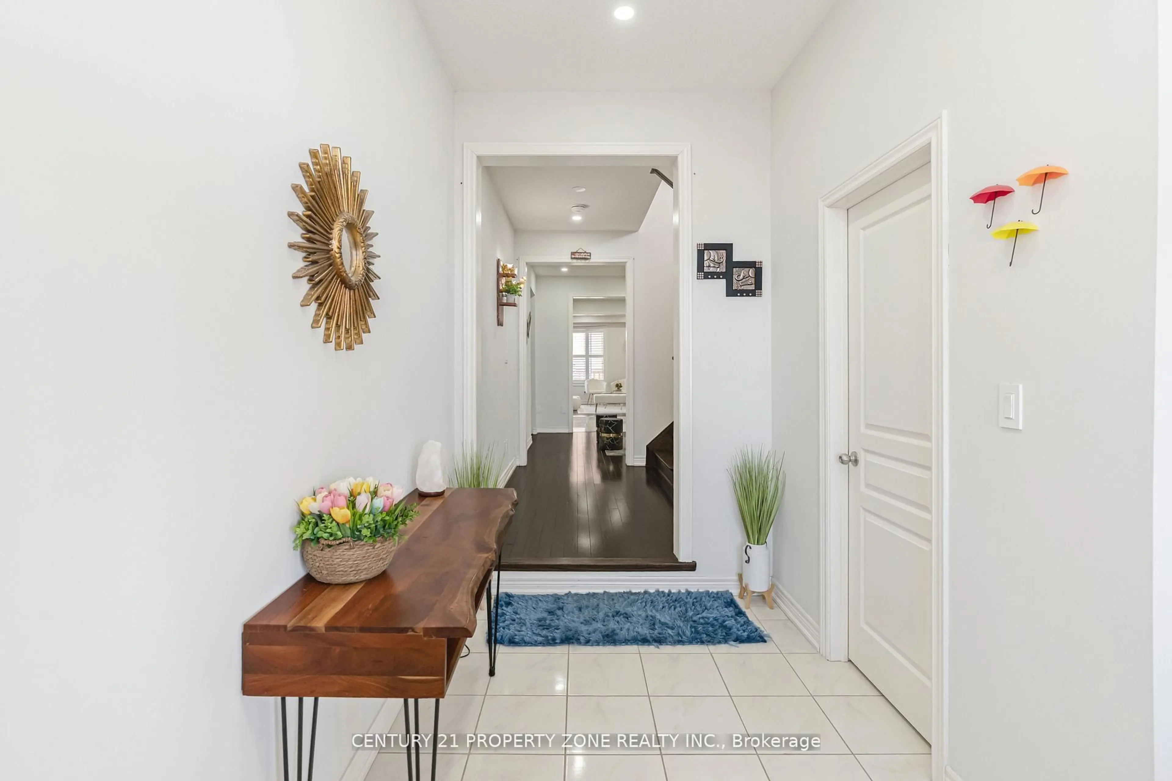 Indoor entryway for 19 Exhibition Cres, Brampton Ontario L7A 4B9