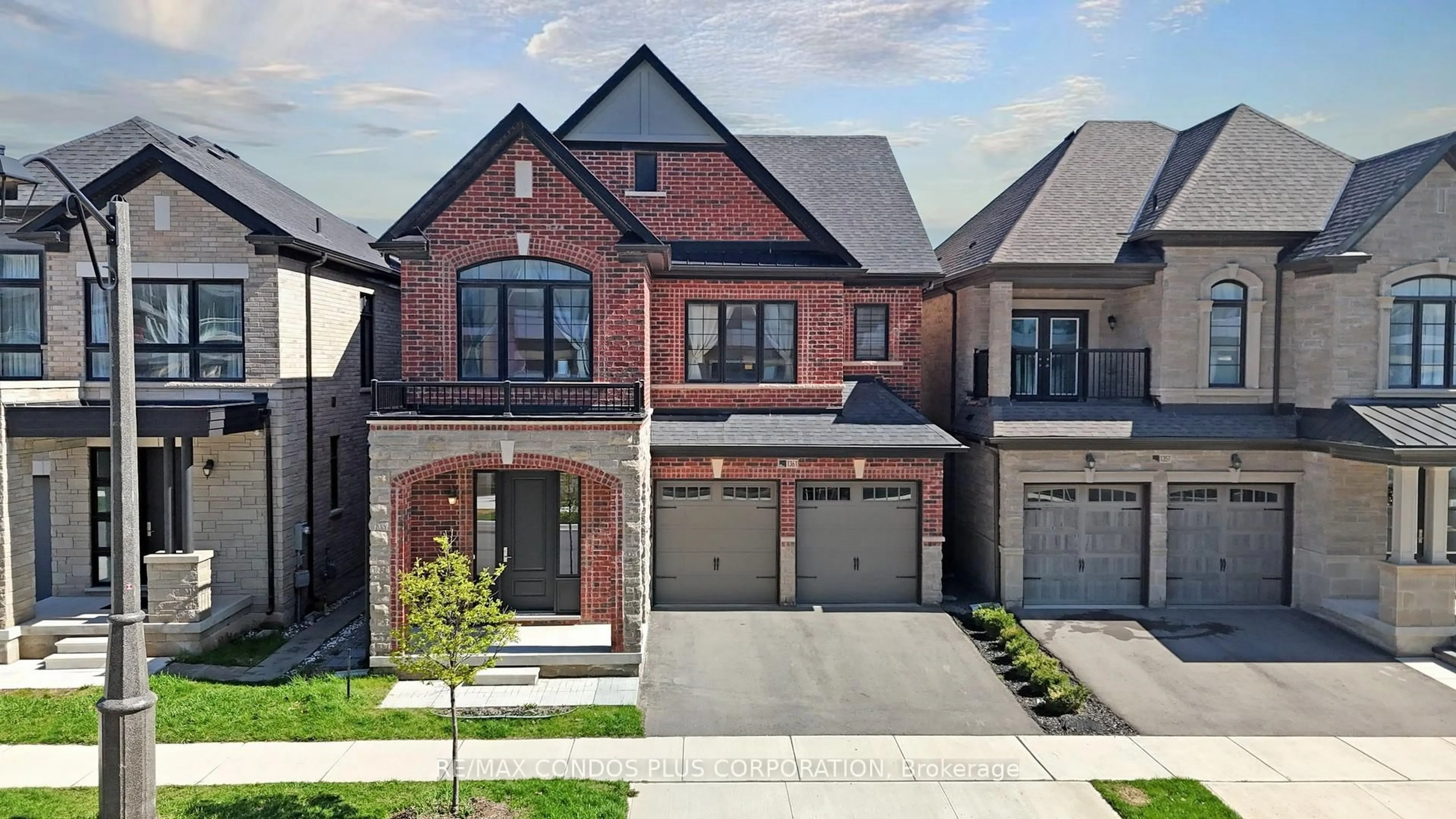 Home with brick exterior material, street for 1361 Yellow Rose Circ, Oakville Ontario L6M 5L3