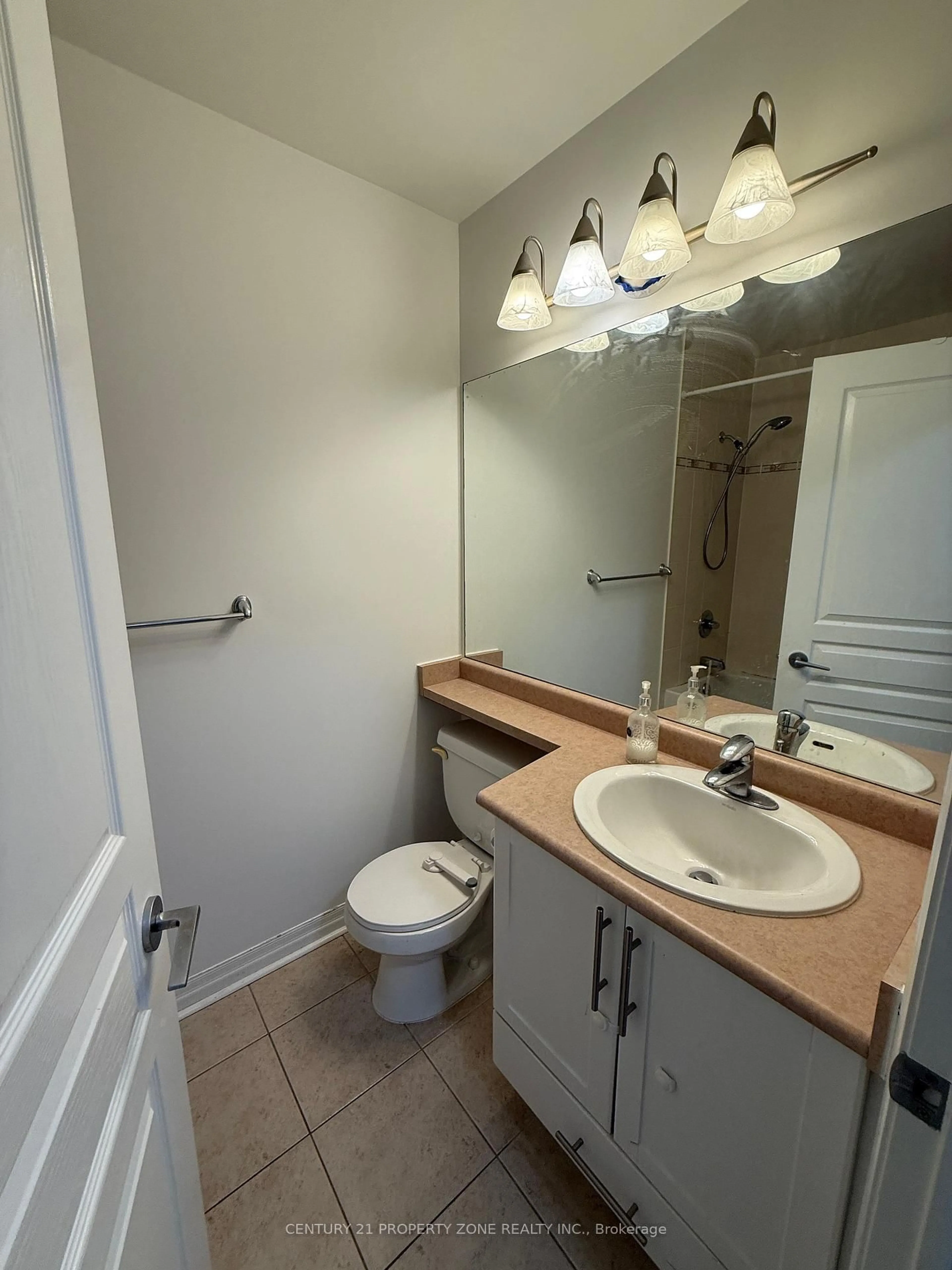 Standard bathroom, floor is not visible for 3515 Kariya Dr #3207, Mississauga Ontario L5B 0C1