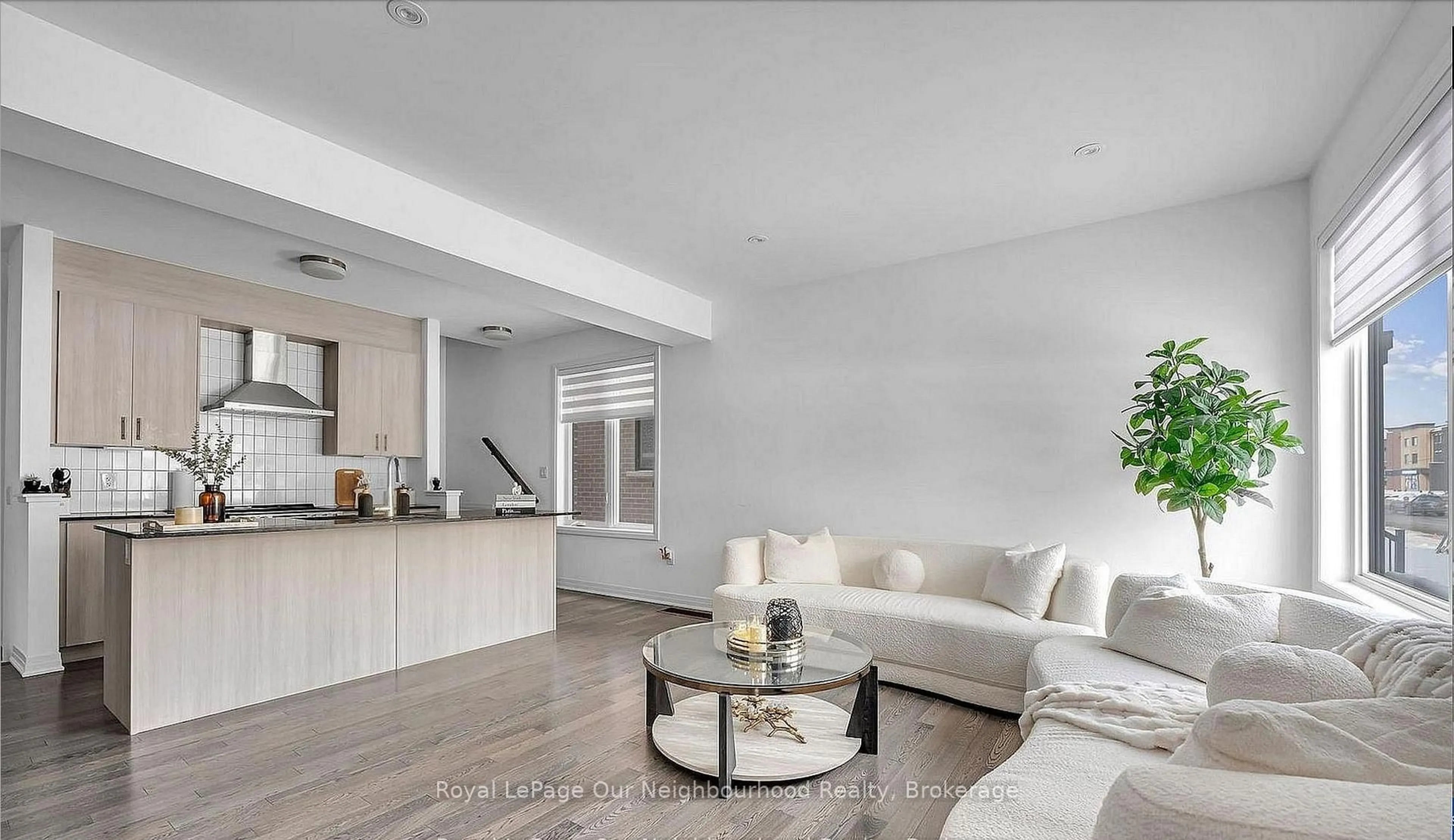 Living room with furniture, unknown for 3234 Sixth Line, Oakville Ontario L6M 4K1
