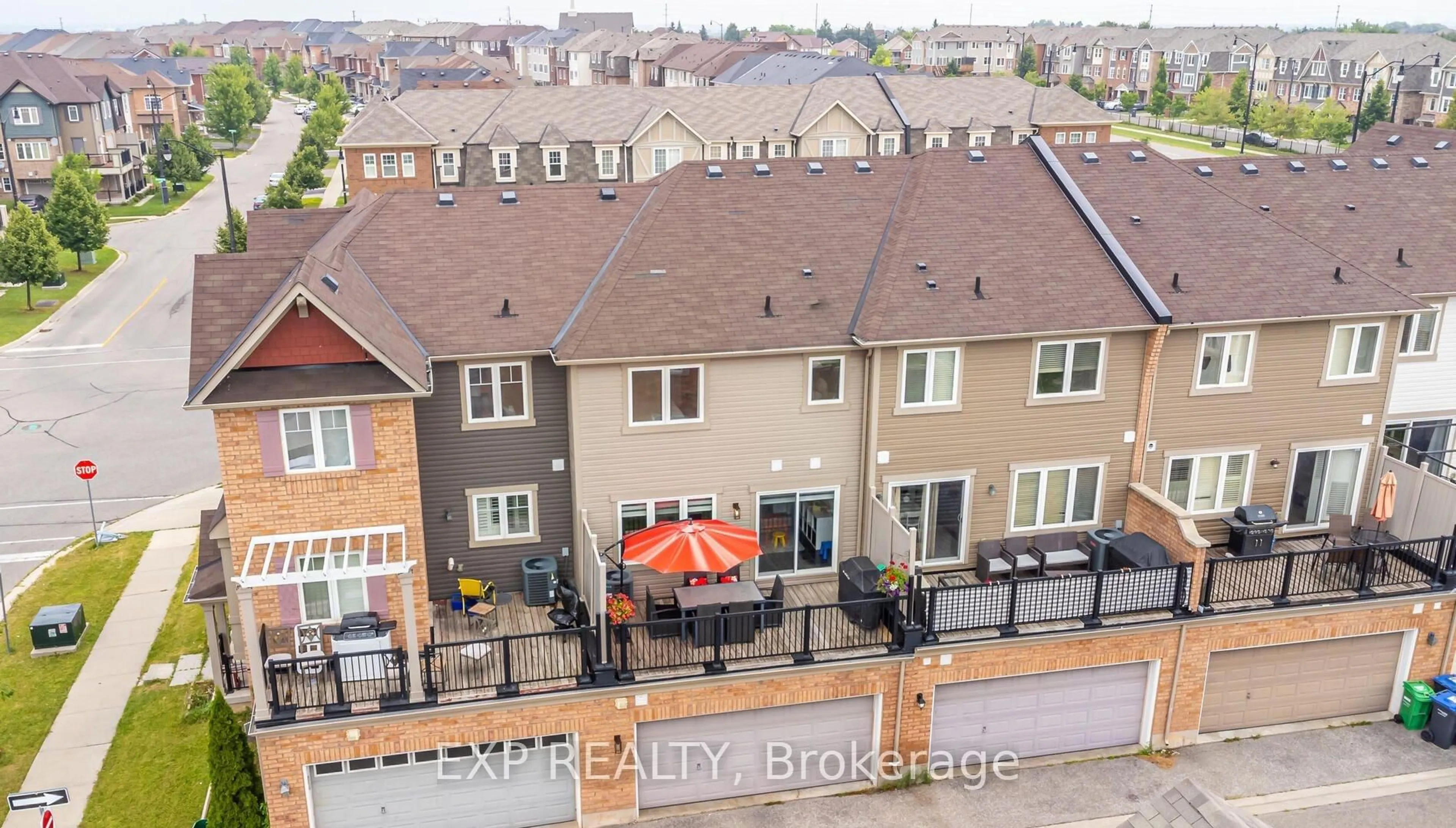 A pic from outside/outdoor area/front of a property/back of a property/a pic from drone, street for 102 Bleasdale Ave, Brampton Ontario L7A 0G2