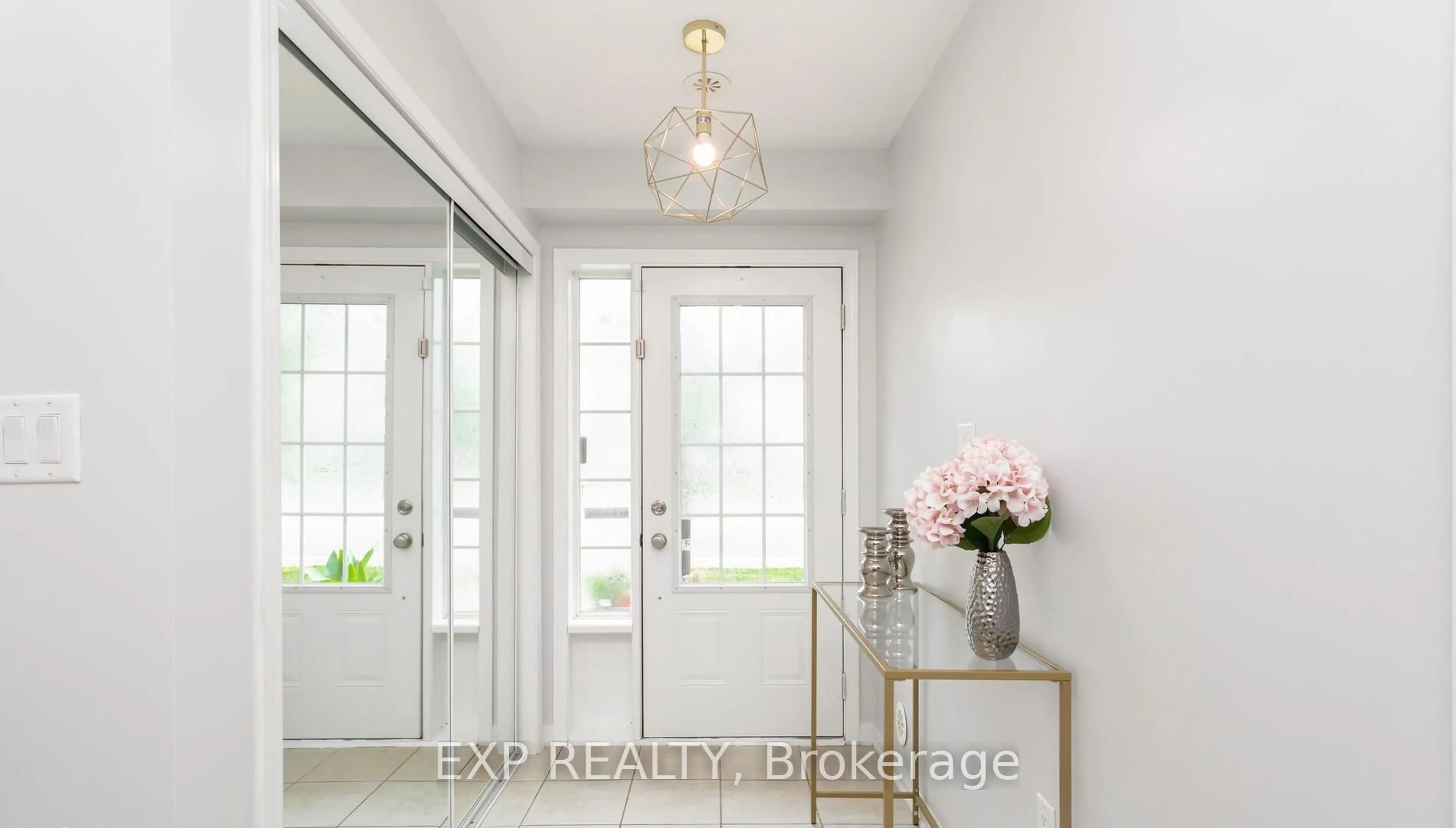 Indoor entryway for 102 Bleasdale Ave, Brampton Ontario L7A 0G2