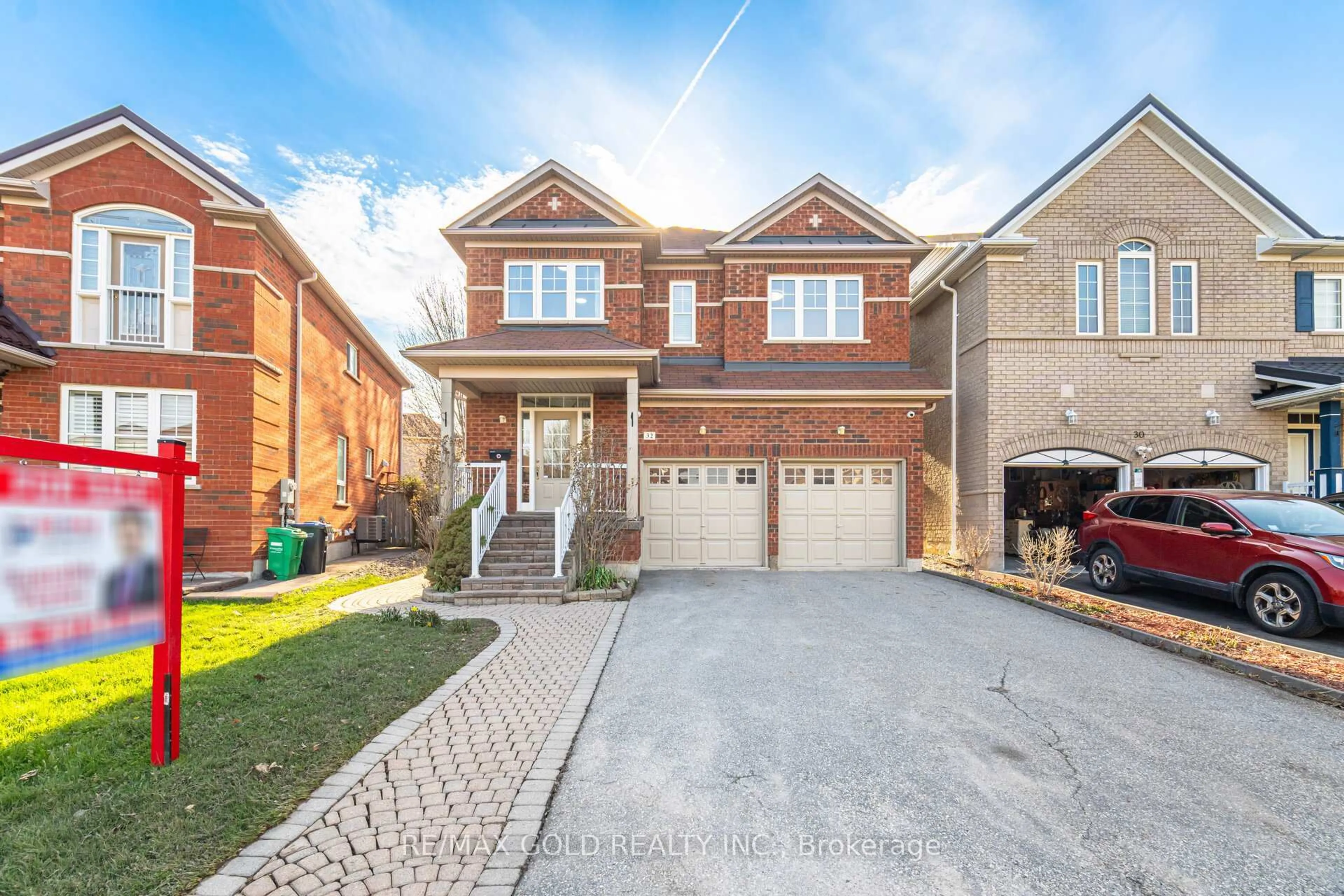 Home with brick exterior material, street for 32 Ness Rd, Brampton Ontario L6Y 5N9