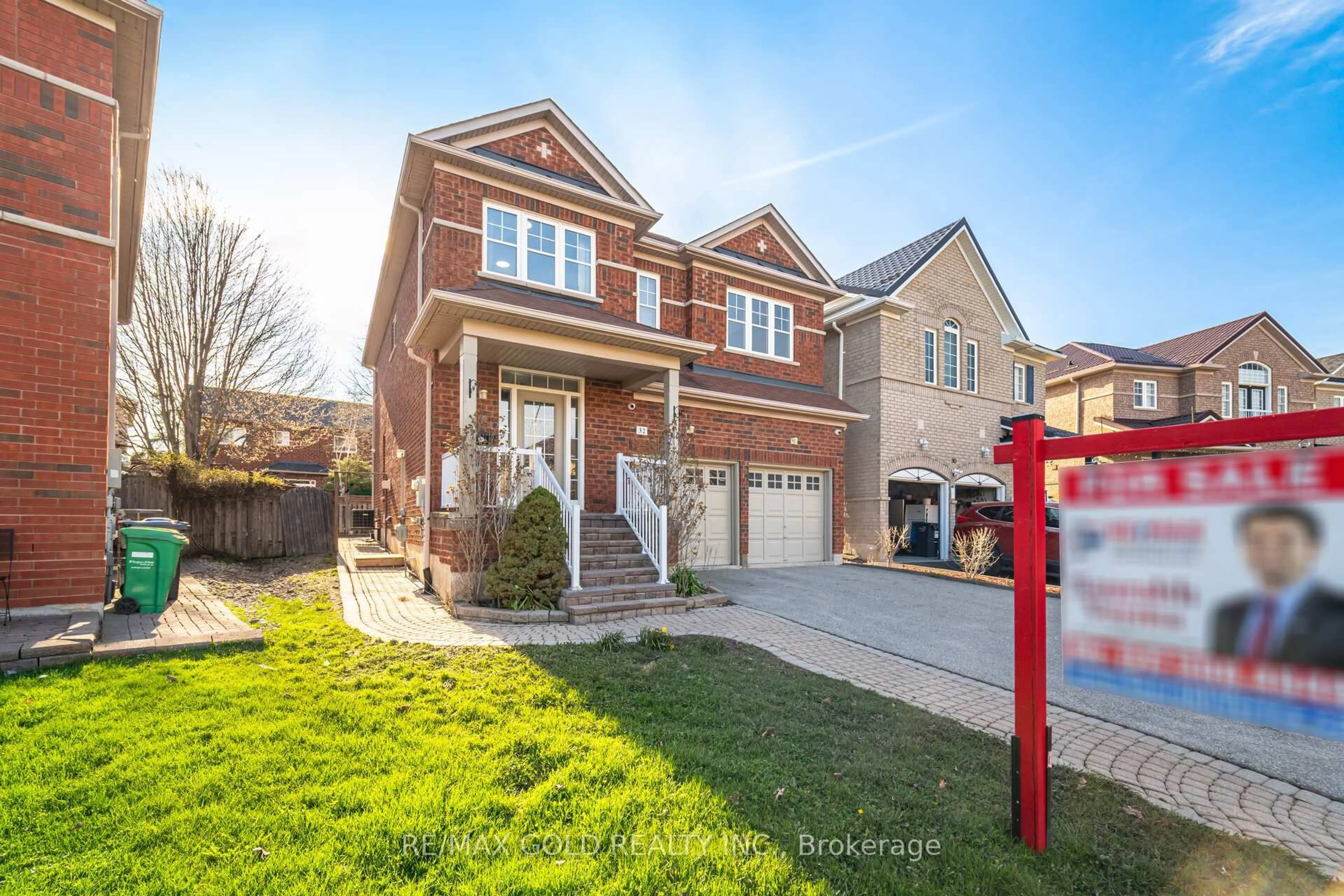 Home with brick exterior material, street for 32 Ness Rd, Brampton Ontario L6Y 5N9