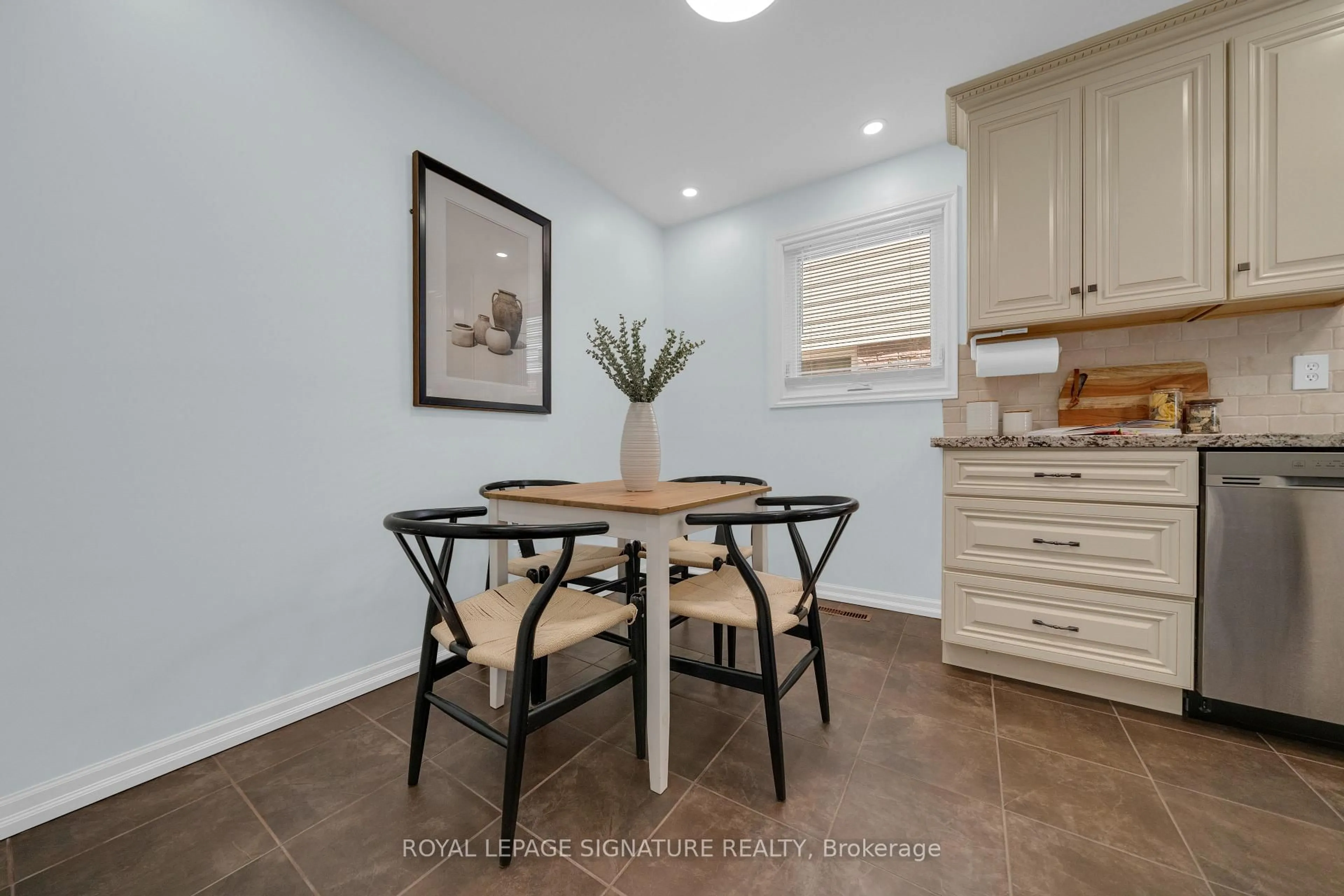 Unknown for 3158 Harris Cres, Mississauga Ontario L5N 4Y5