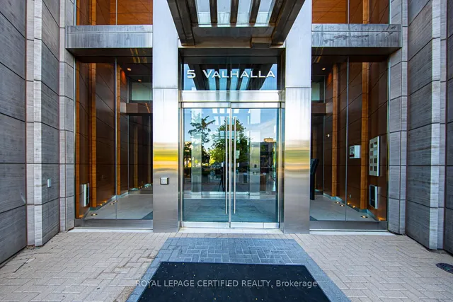 5 Valhalla Inn Rd #809, Toronto 2