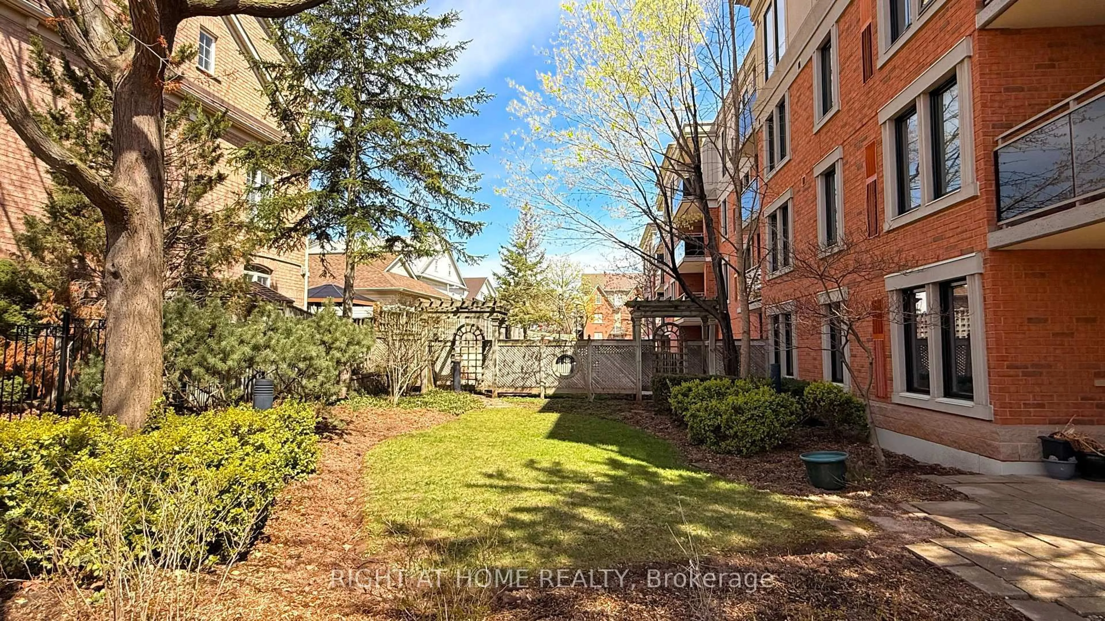 A pic from outside/outdoor area/front of a property/back of a property/a pic from drone, street for 2300 Parkhaven Blvd #308, Oakville Ontario L6H 6V9