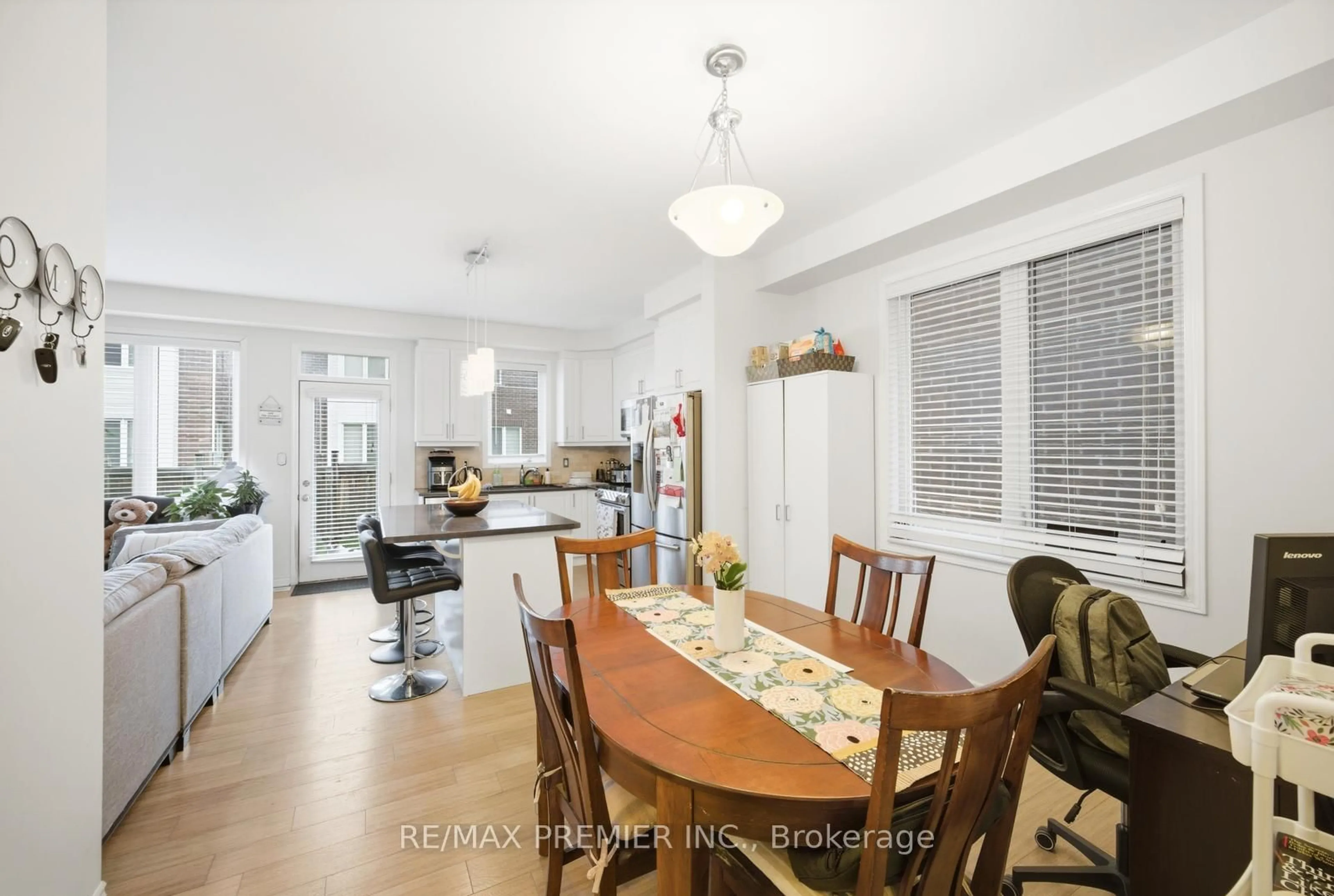 Unknown for 931 Penson Cres, Milton Ontario L9T 8Z7