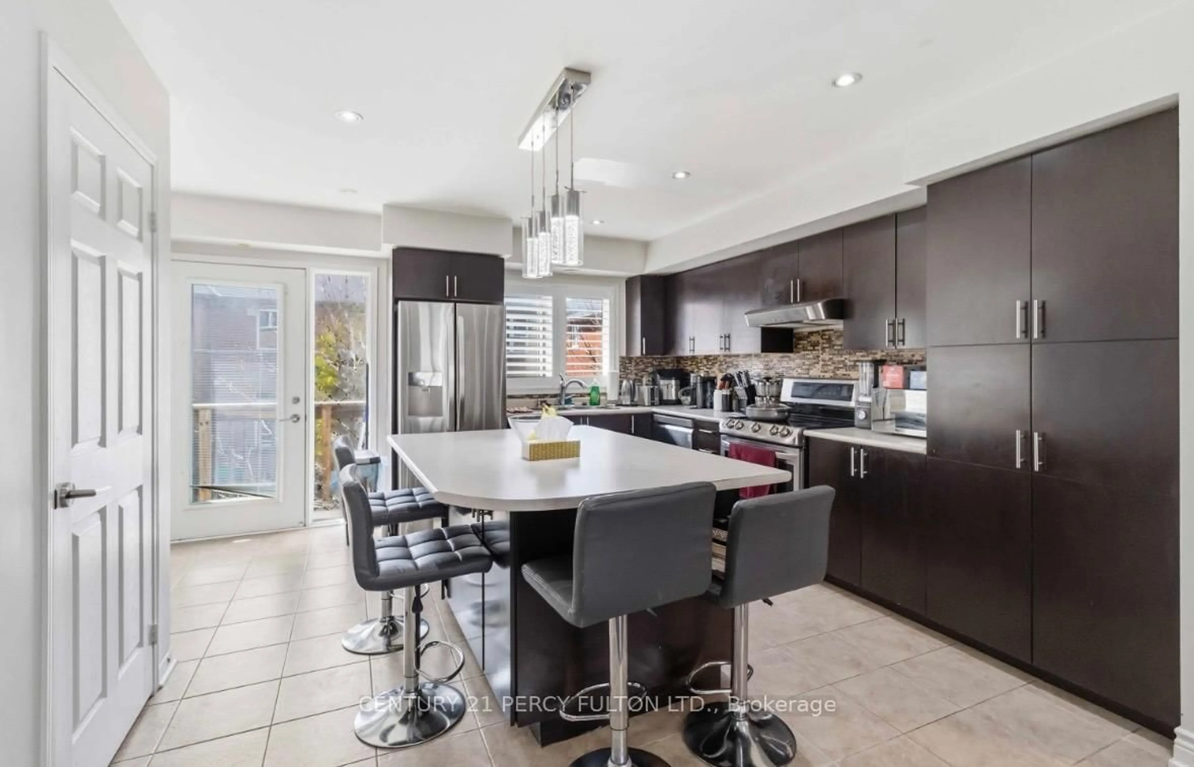 Contemporary kitchen, ceramic/tile floor for 3050 Erin Centre Blvd #67, Mississauga Ontario L5M 0P5