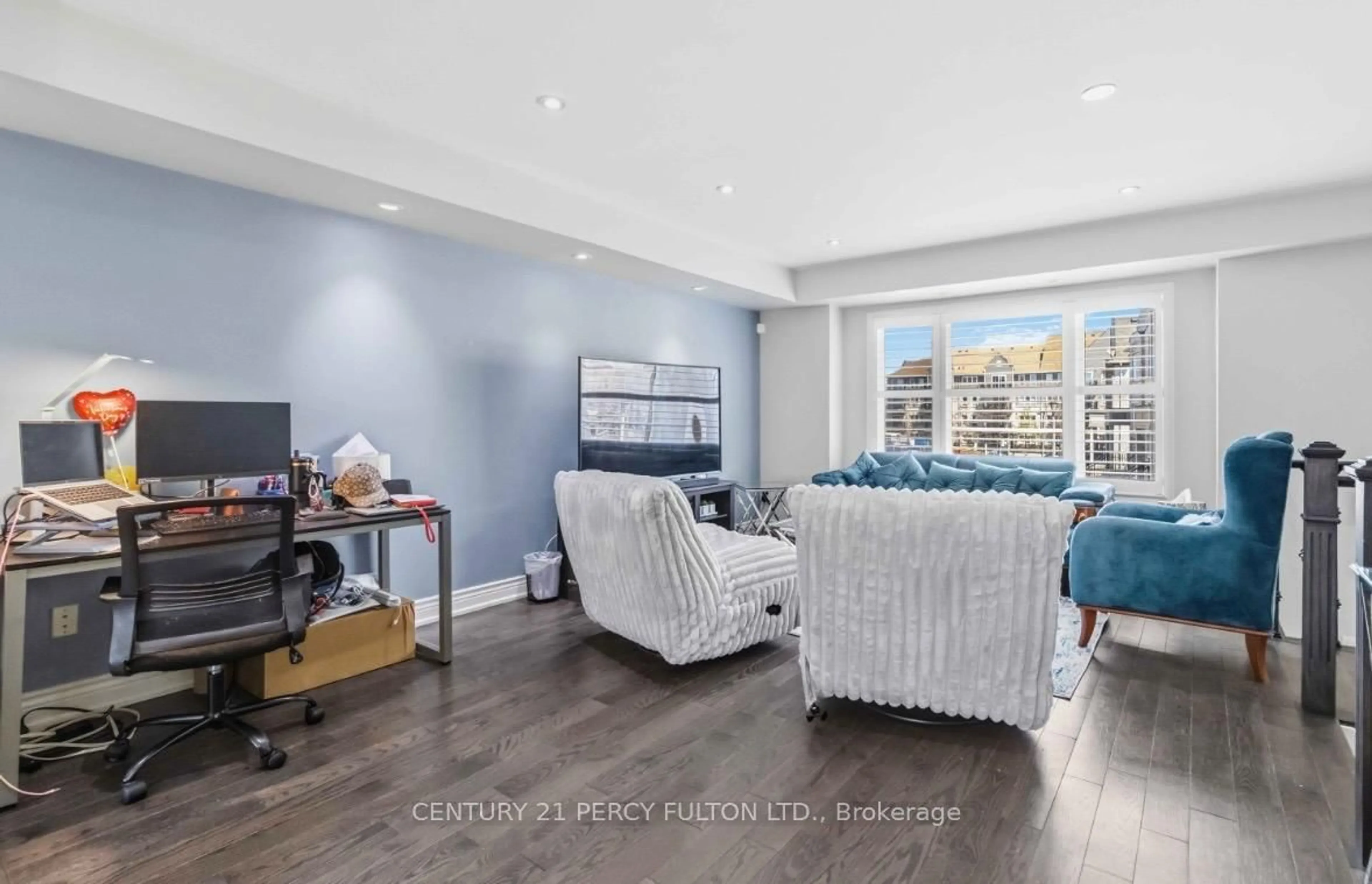 Living room with furniture, unknown for 3050 Erin Centre Blvd #67, Mississauga Ontario L5M 0P5