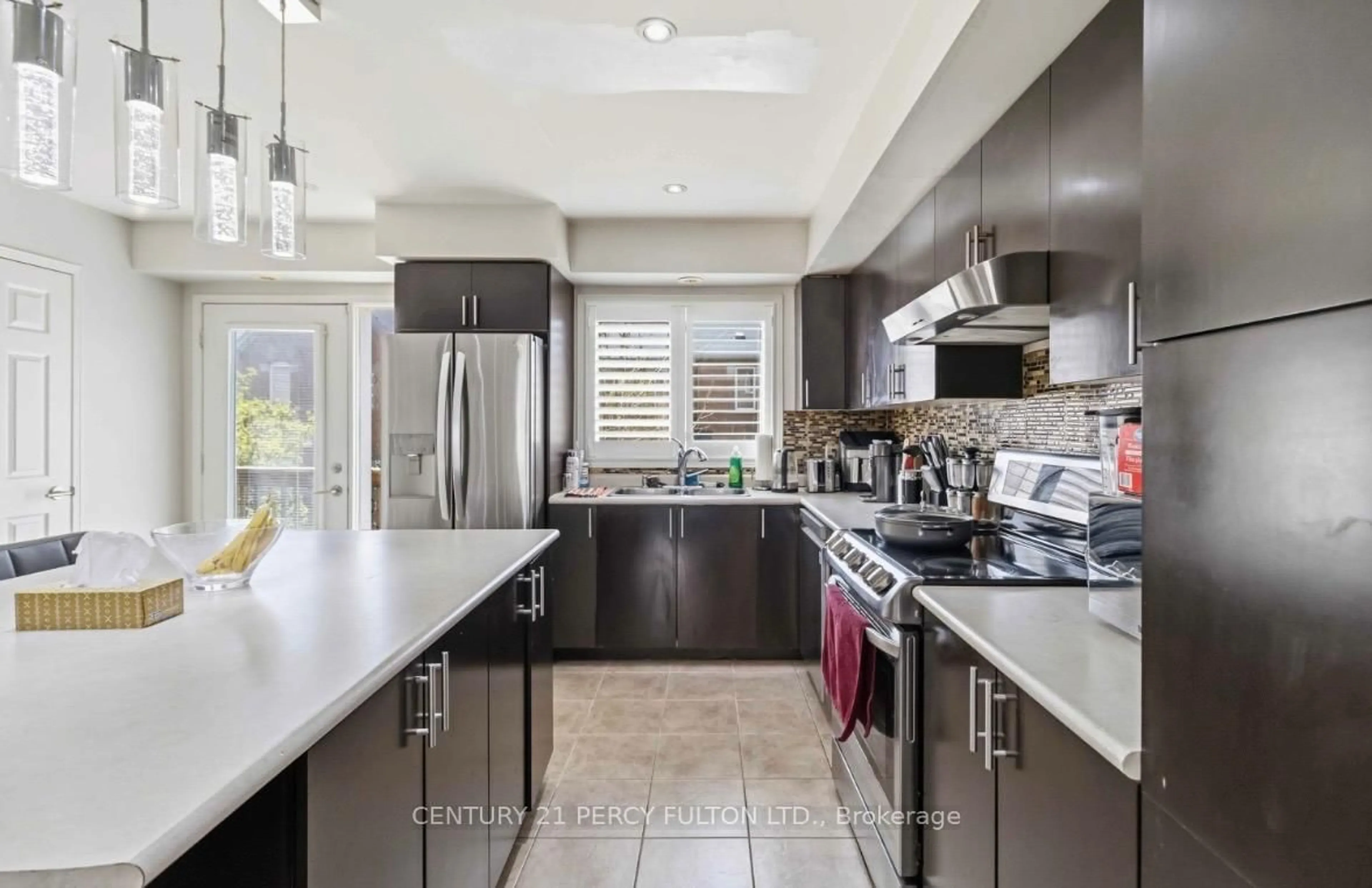 Contemporary kitchen, ceramic/tile floor for 3050 Erin Centre Blvd #67, Mississauga Ontario L5M 0P5