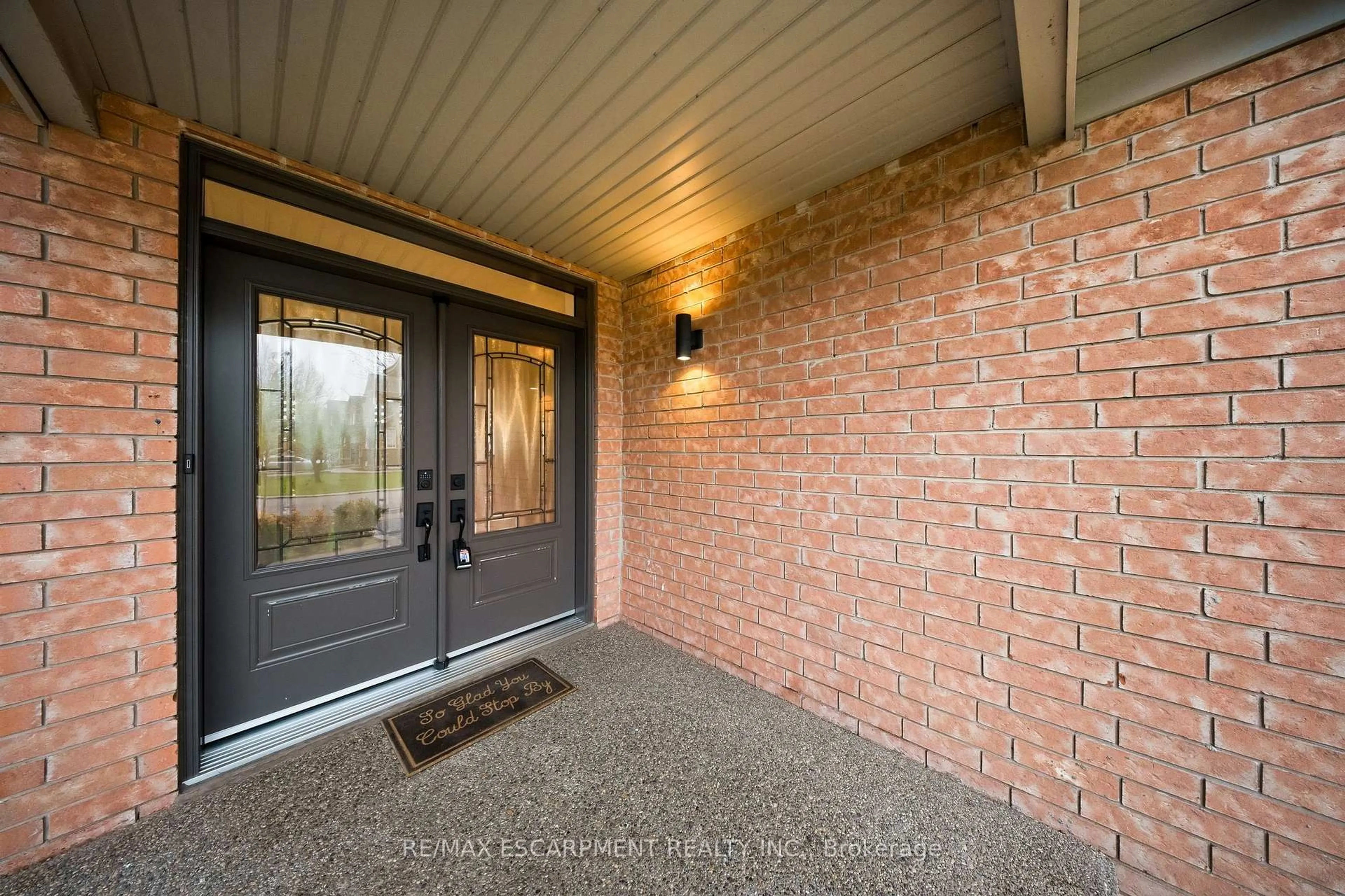 Indoor entryway for 3812 Lacman Tr, Mississauga Ontario L5M 6X8