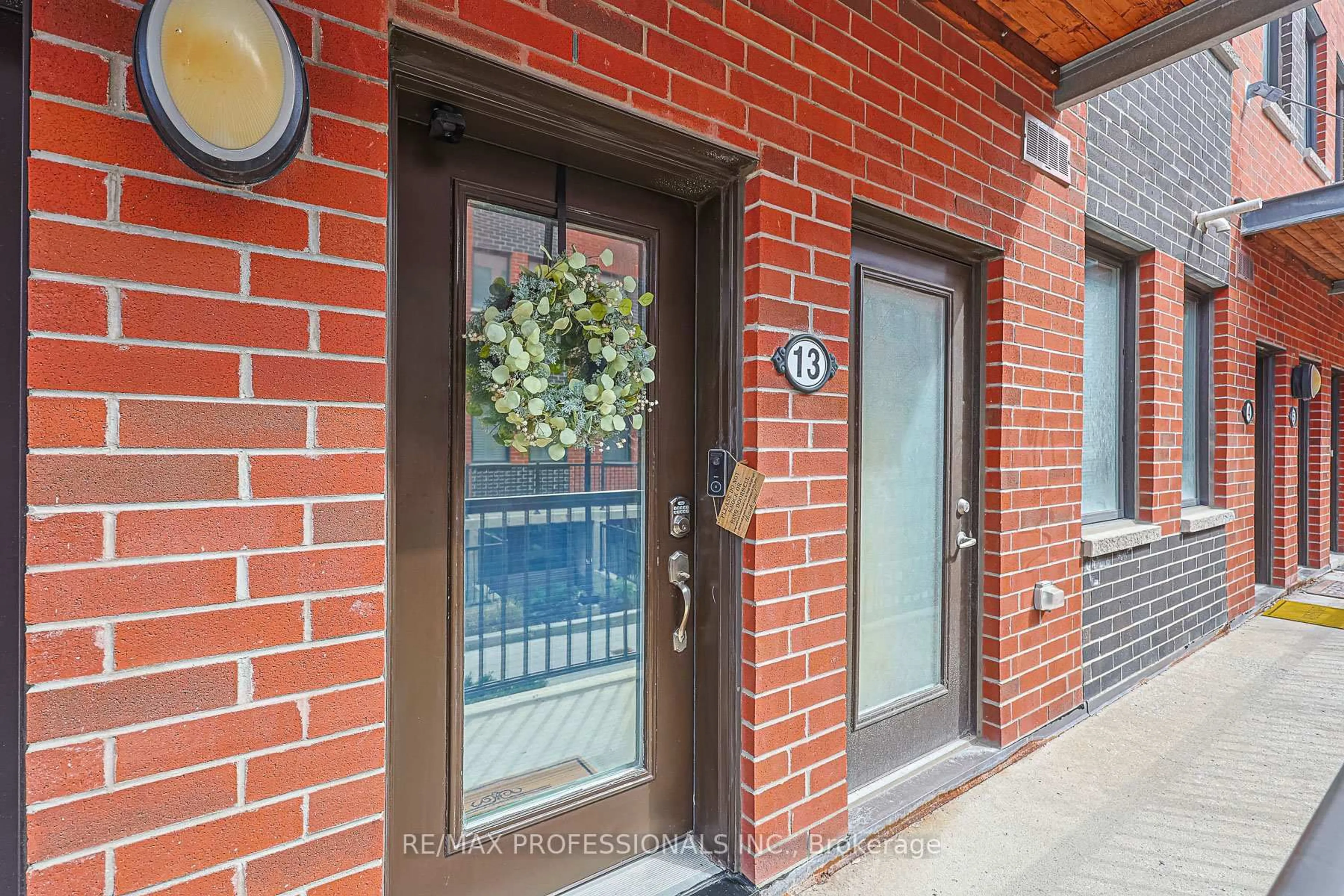 Indoor entryway for 873 Wilson Ave #13, Toronto Ontario M3K 1E6