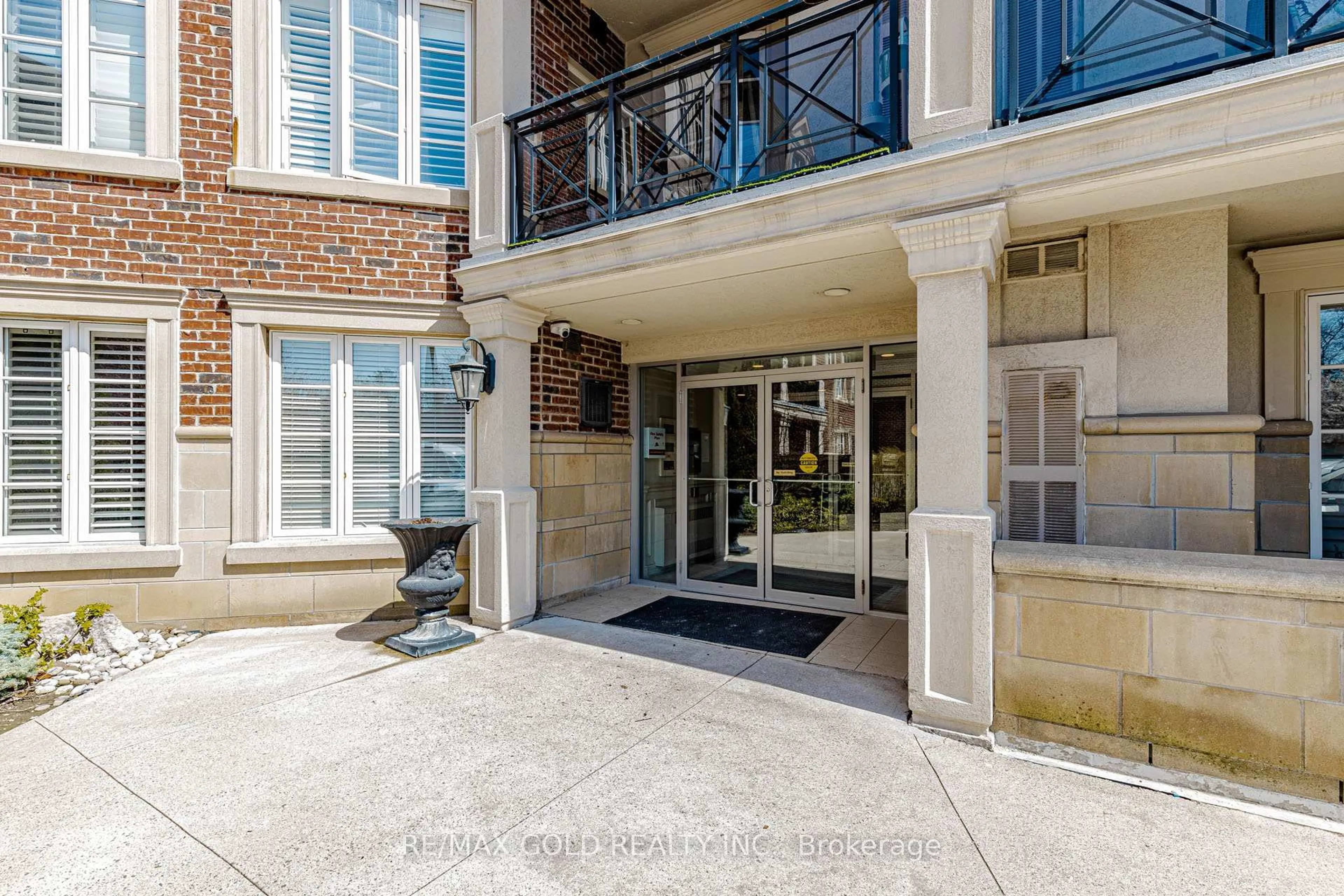 Unknown for 3351 Cawthra Rd #223, Mississauga Ontario L5A 4N5