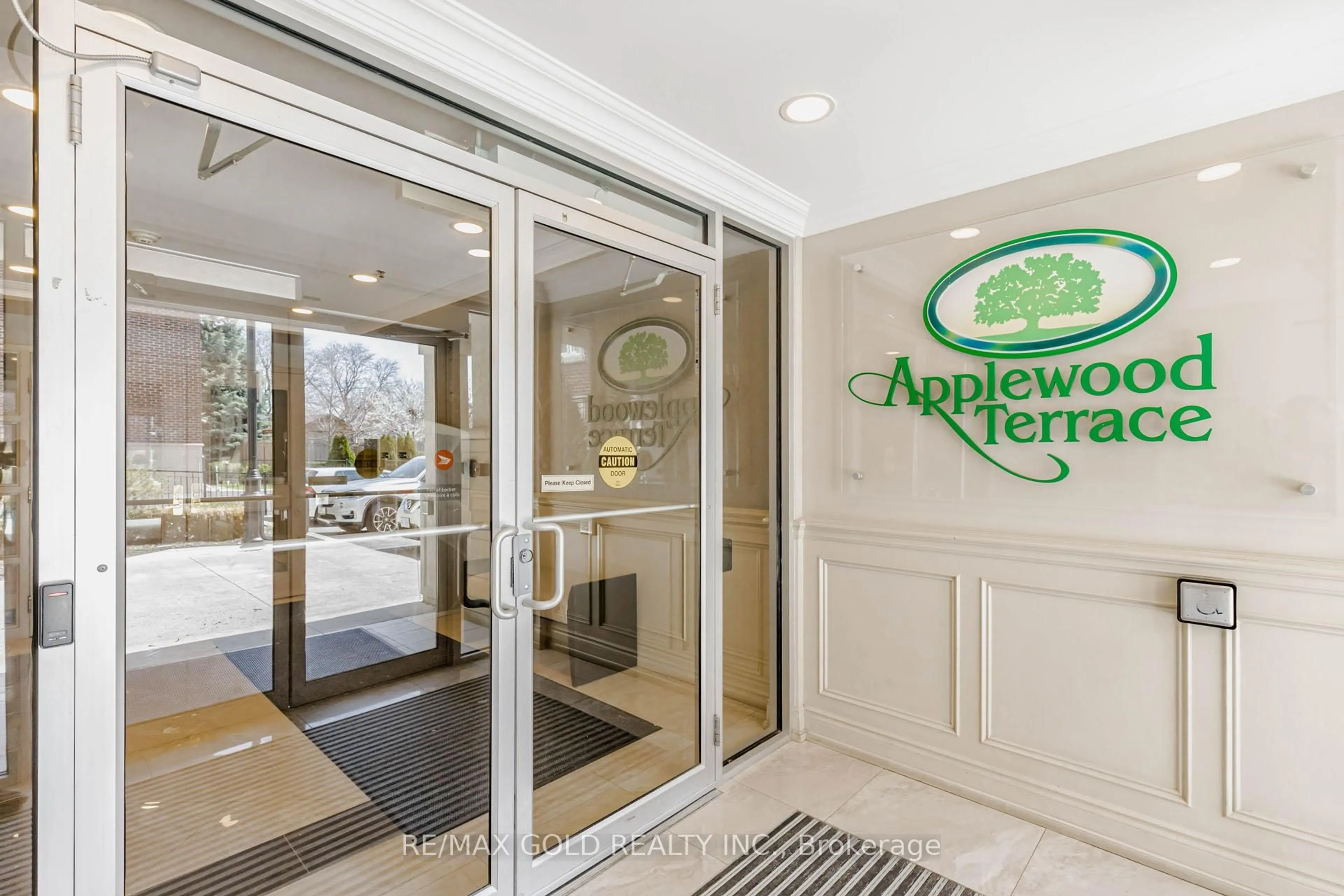 Unknown for 3351 Cawthra Rd #223, Mississauga Ontario L5A 4N5