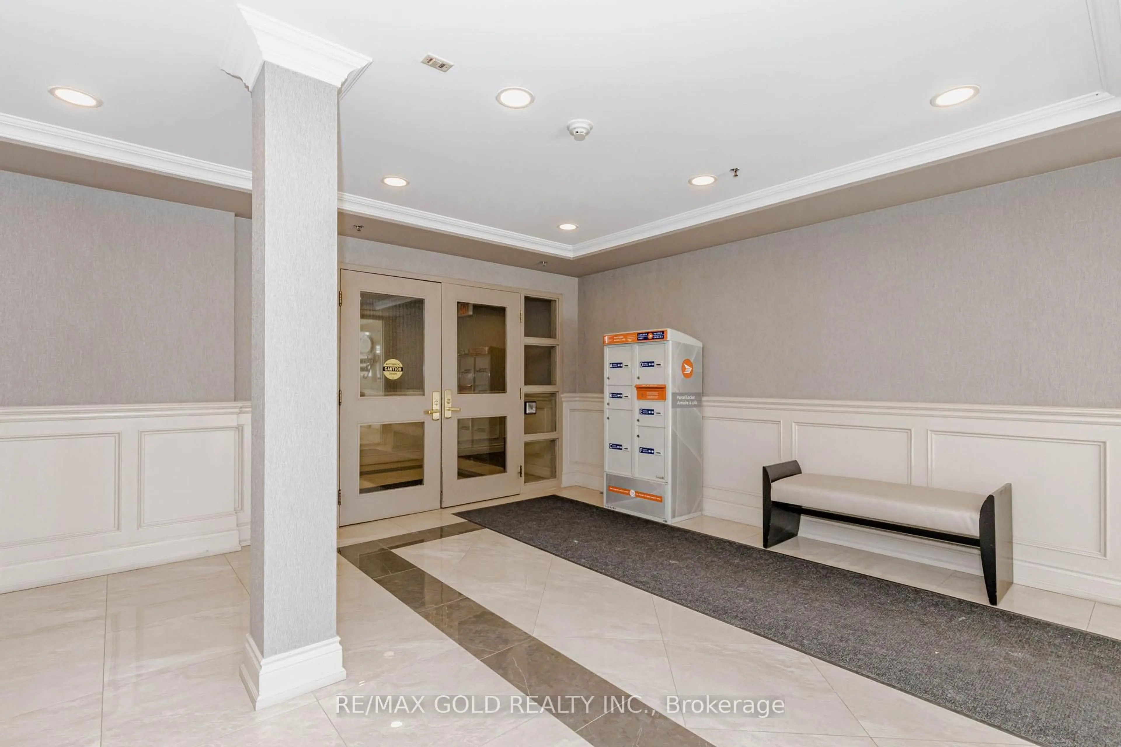 Unknown for 3351 Cawthra Rd #223, Mississauga Ontario L5A 4N5