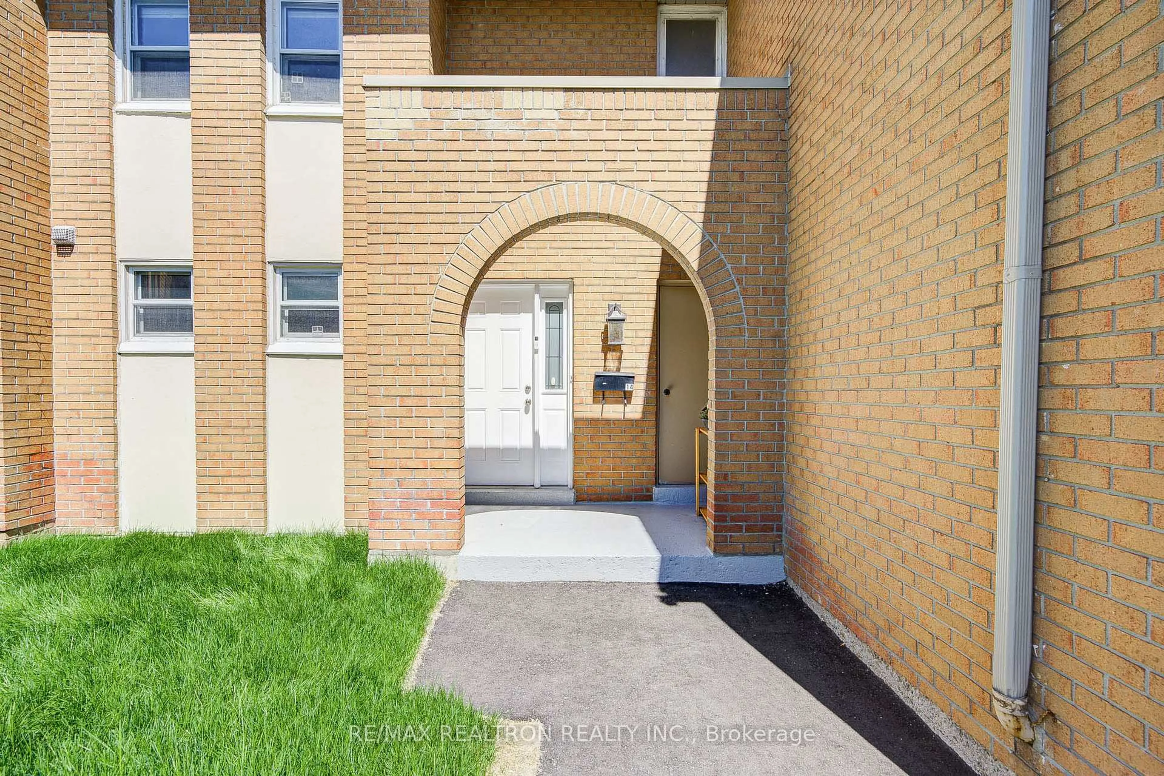 Unknown for 1180 Mississauga Valley Blvd #14, Mississauga Ontario L5A 3M9