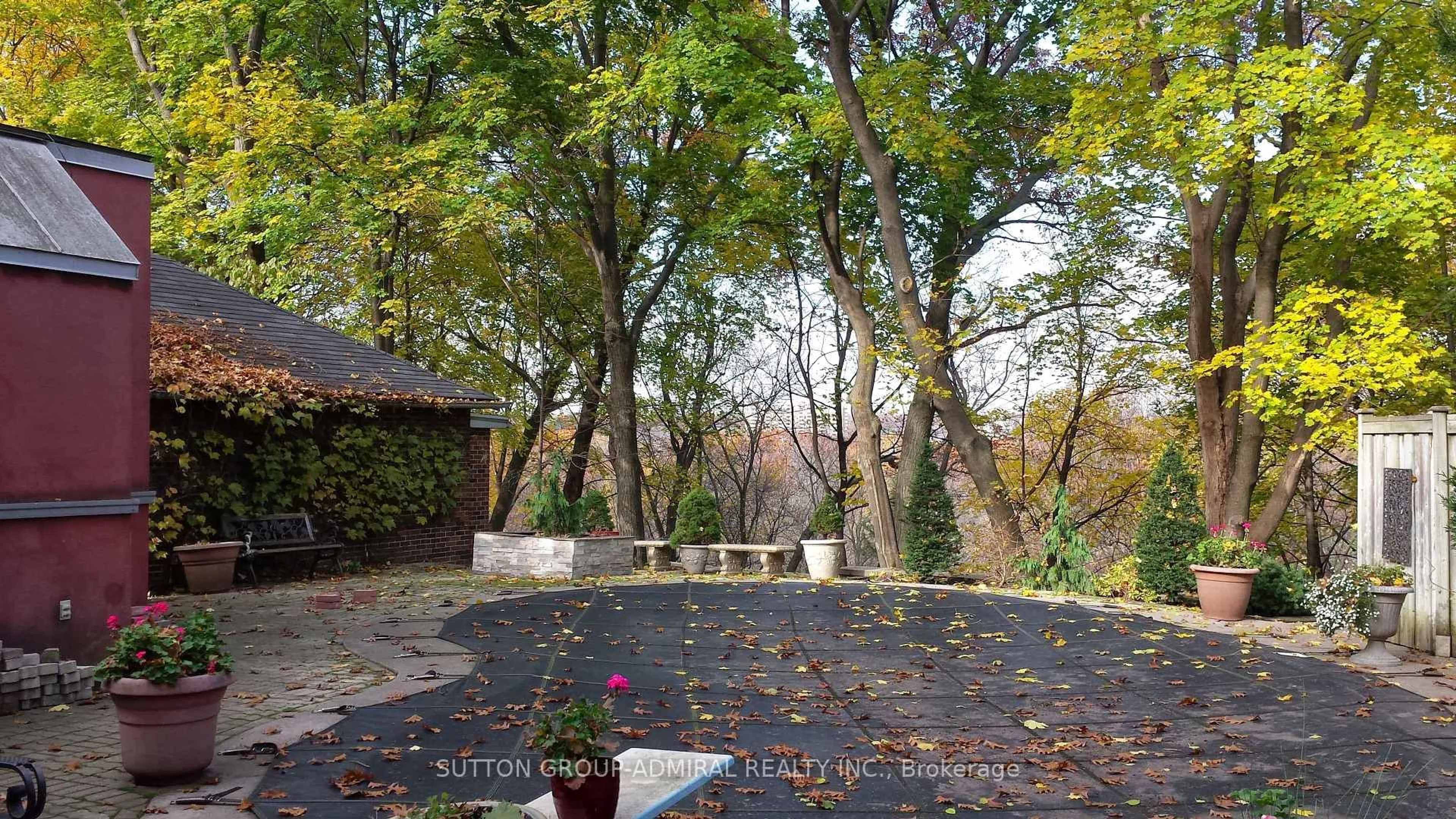 Unknown for 72 Baby Point Rd, Toronto Ontario M6S 2G3