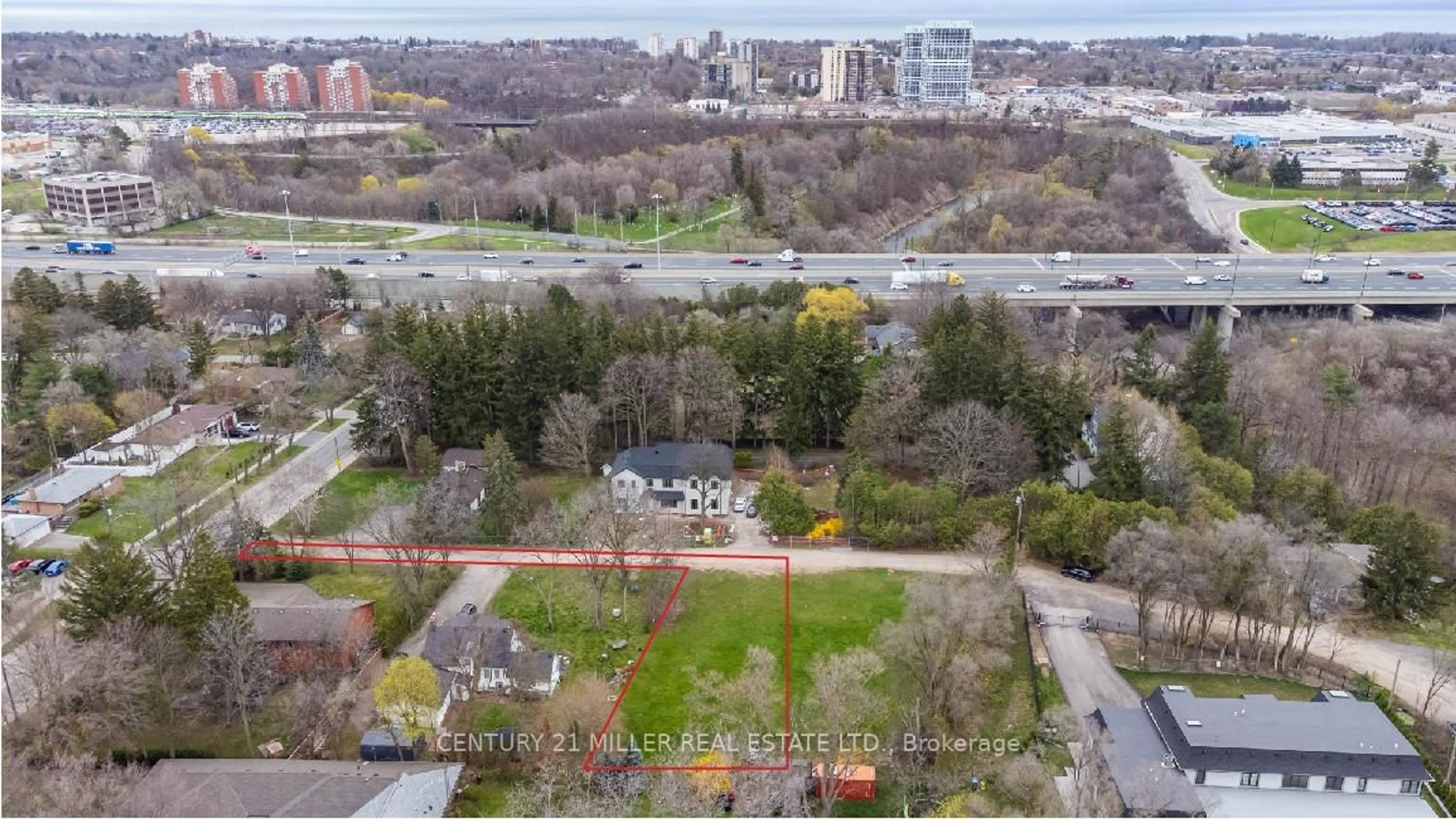 A pic from outside/outdoor area/front of a property/back of a property/a pic from drone, city buildings view from balcony for 1066 Sixth Line, Oakville Ontario L6H 1W5