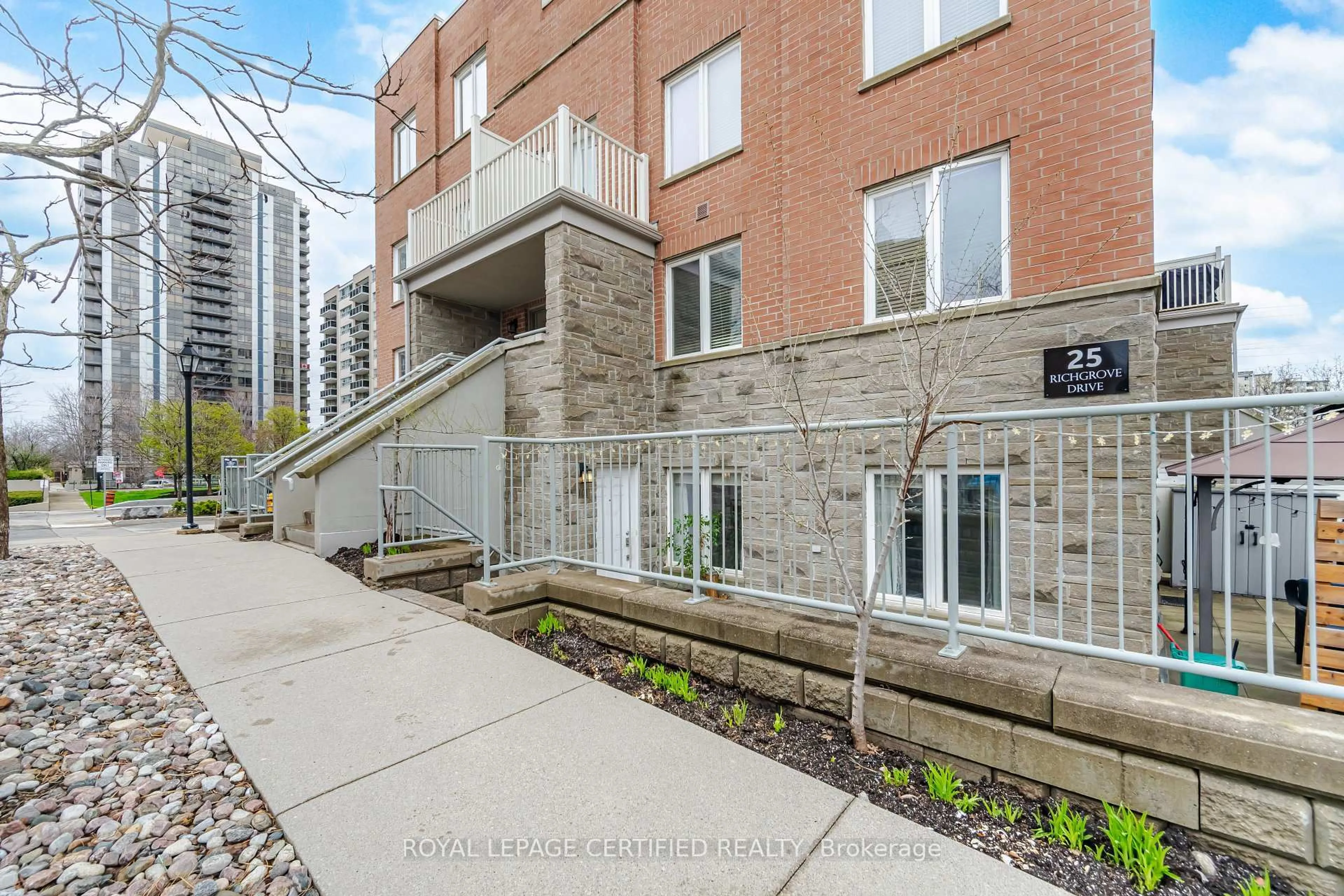 Patio, street for 25 Richgrove Dr #101, Toronto Ontario M9R 0A3
