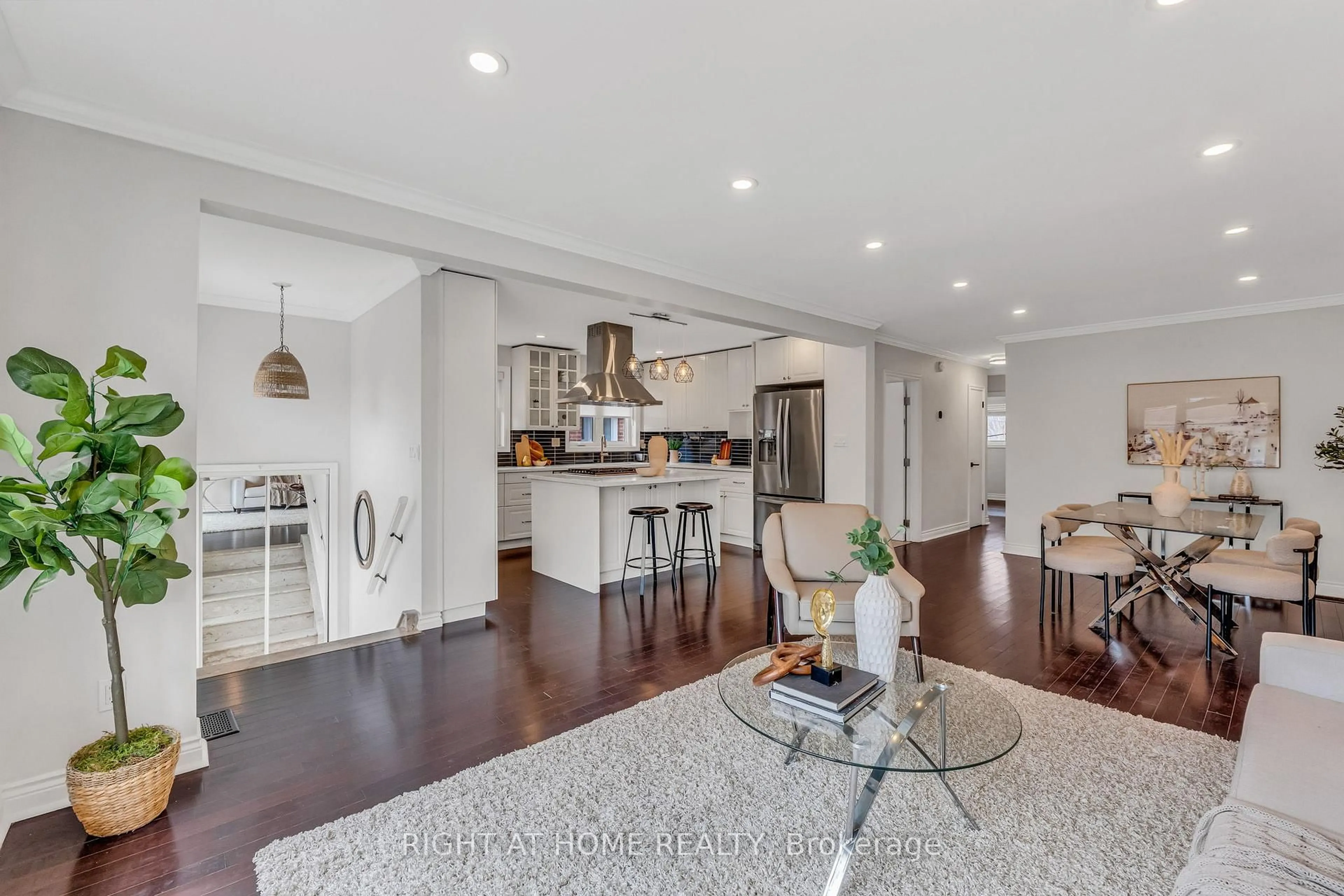 Open concept kitchen, unknown for 110 Victory Dr, Toronto Ontario M3M 2J8