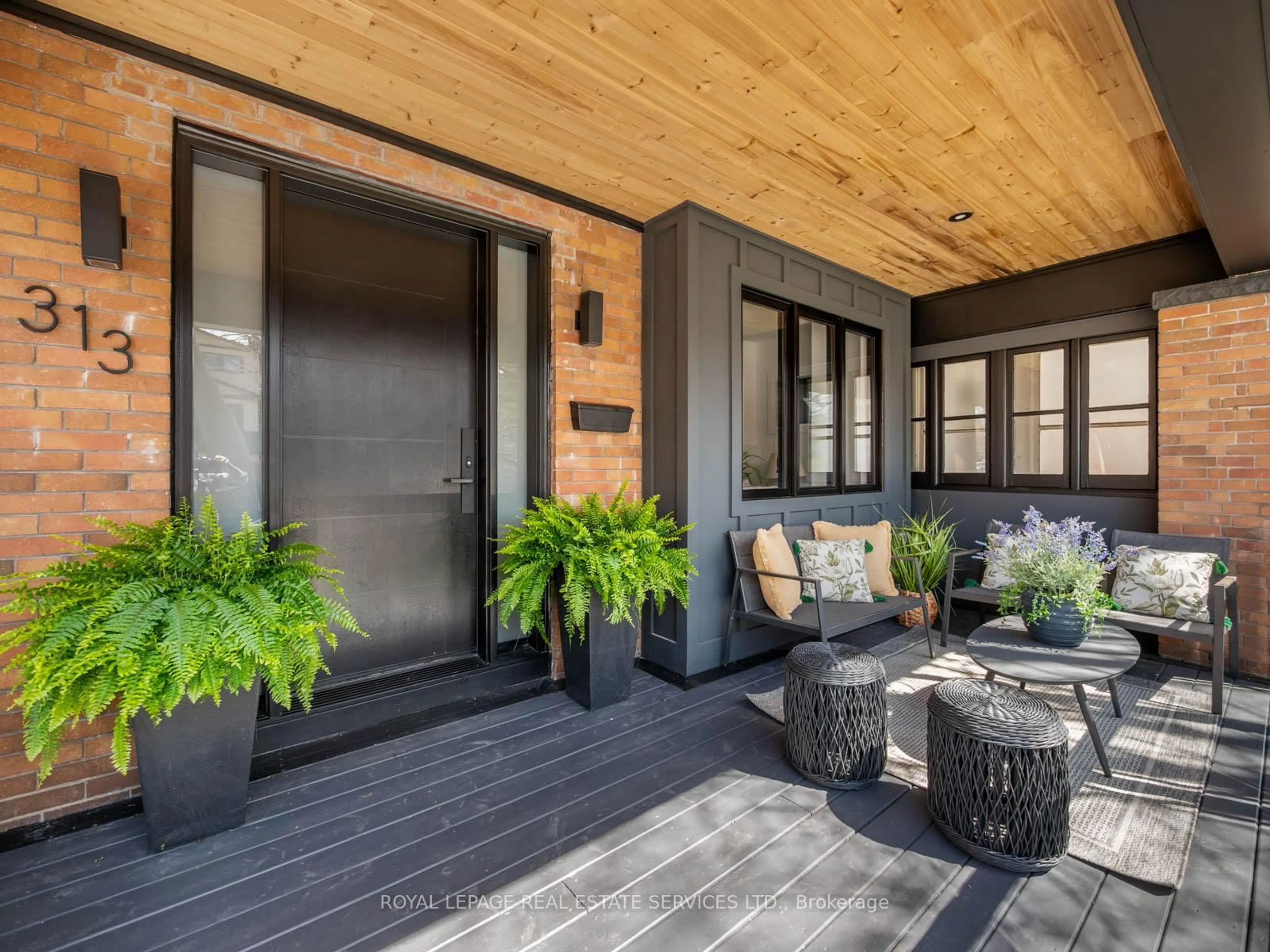 Indoor entryway for 313 Willard Ave, Toronto Ontario M6S 3R1