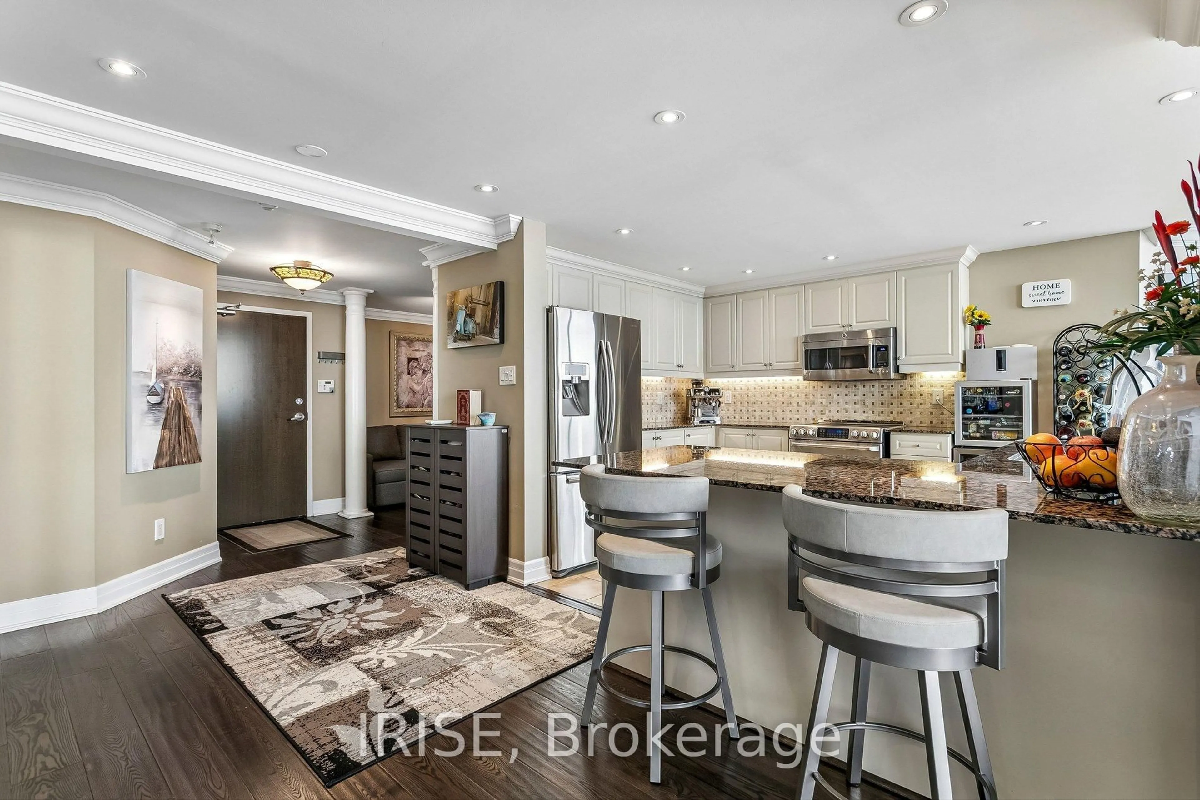 Open concept kitchen, unknown for 9 George St #PH01, Brampton Ontario L6Y 0T6