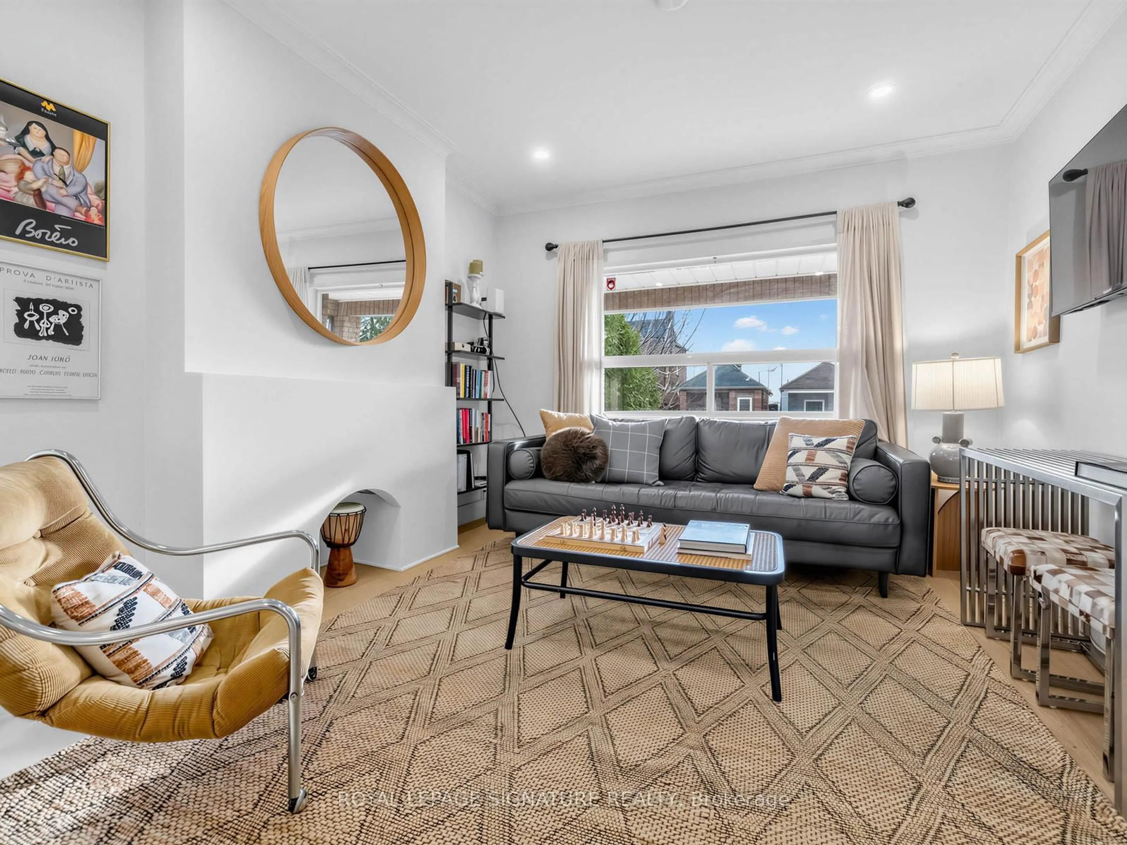 Living room with furniture, unknown for 181 Gilbert Ave, Toronto Ontario M6E 4W6