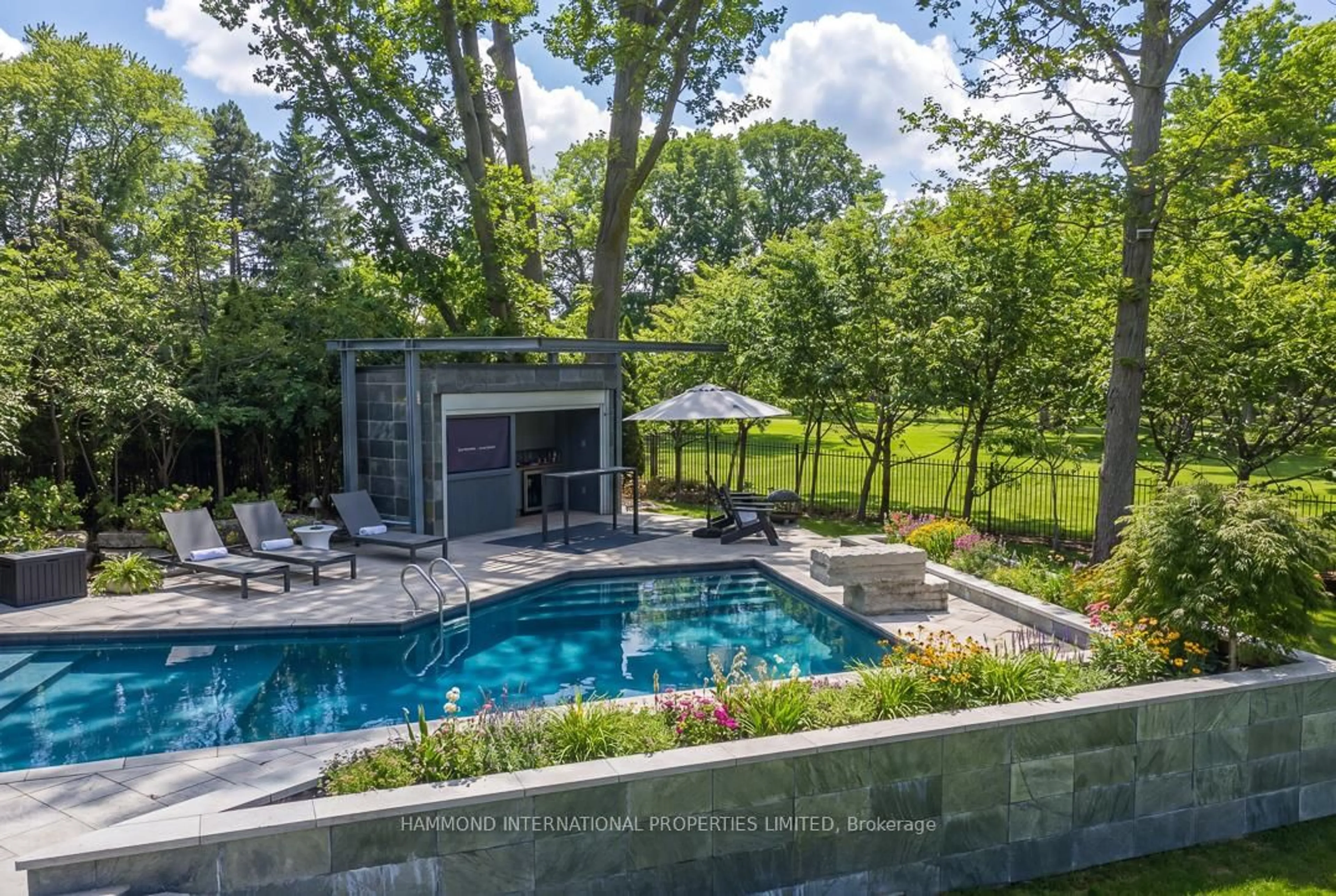 Pool for 421 The Kingsway, Toronto Ontario M9A 3W1