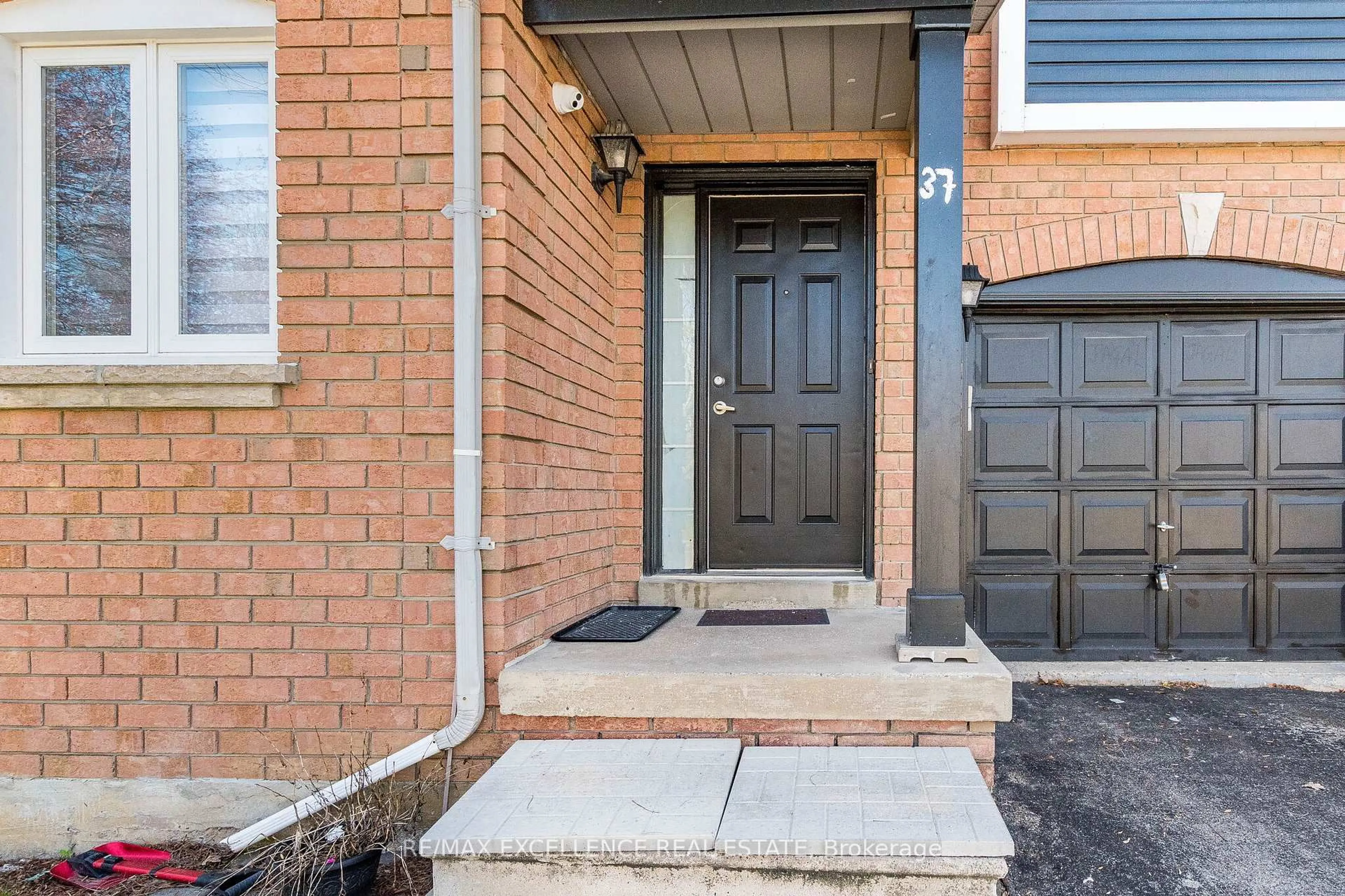 Home with brick exterior material, street for 37 Elk St, Brampton Ontario L6R 1R9