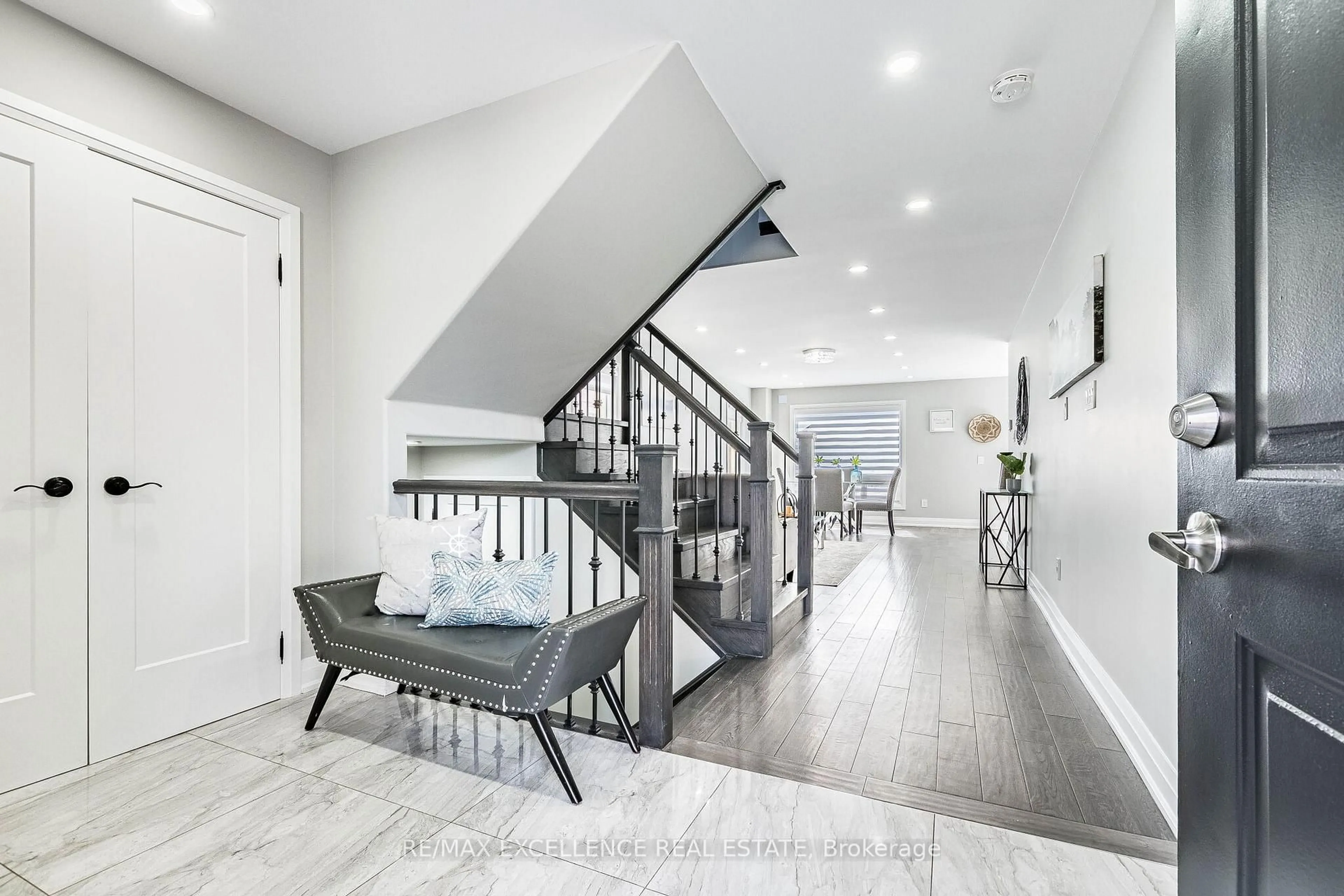 Unknown for 37 Elk St, Brampton Ontario L6R 1R9