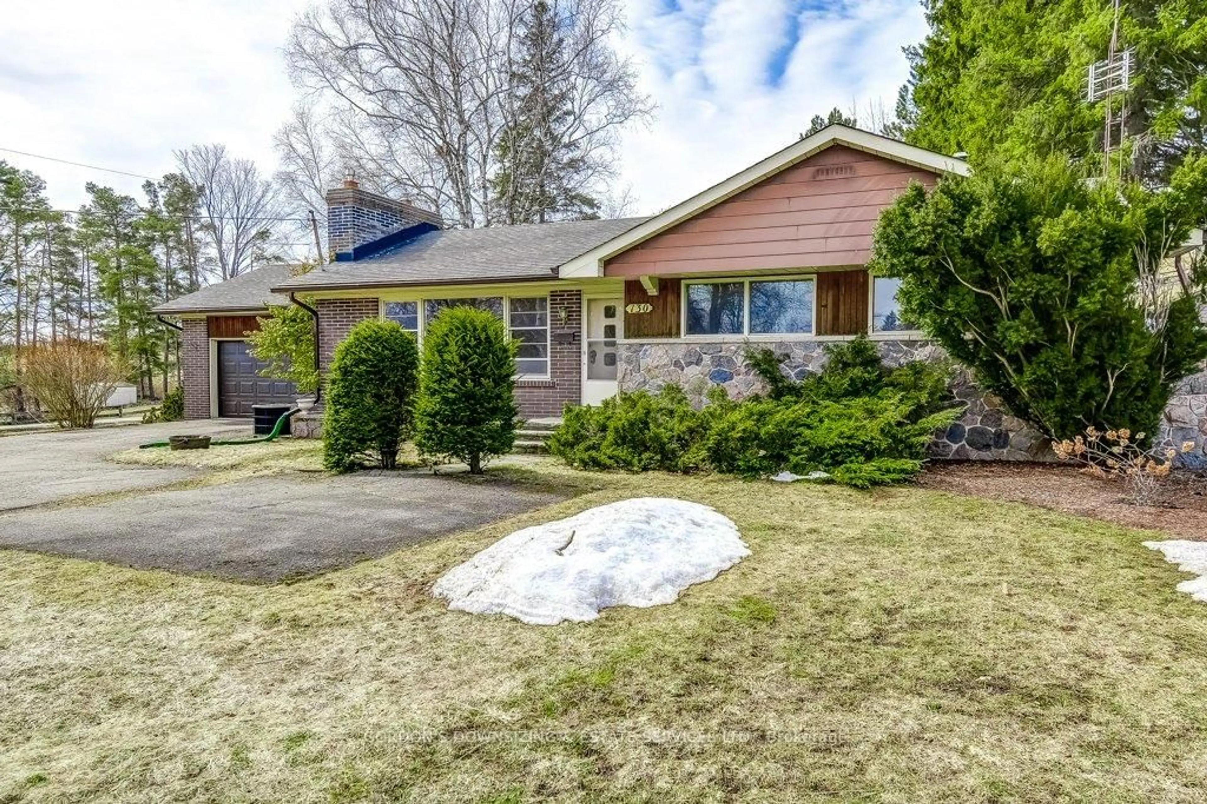 Home with brick exterior material, street for 130 Confederation St, Halton Hills Ontario L7G 3S2