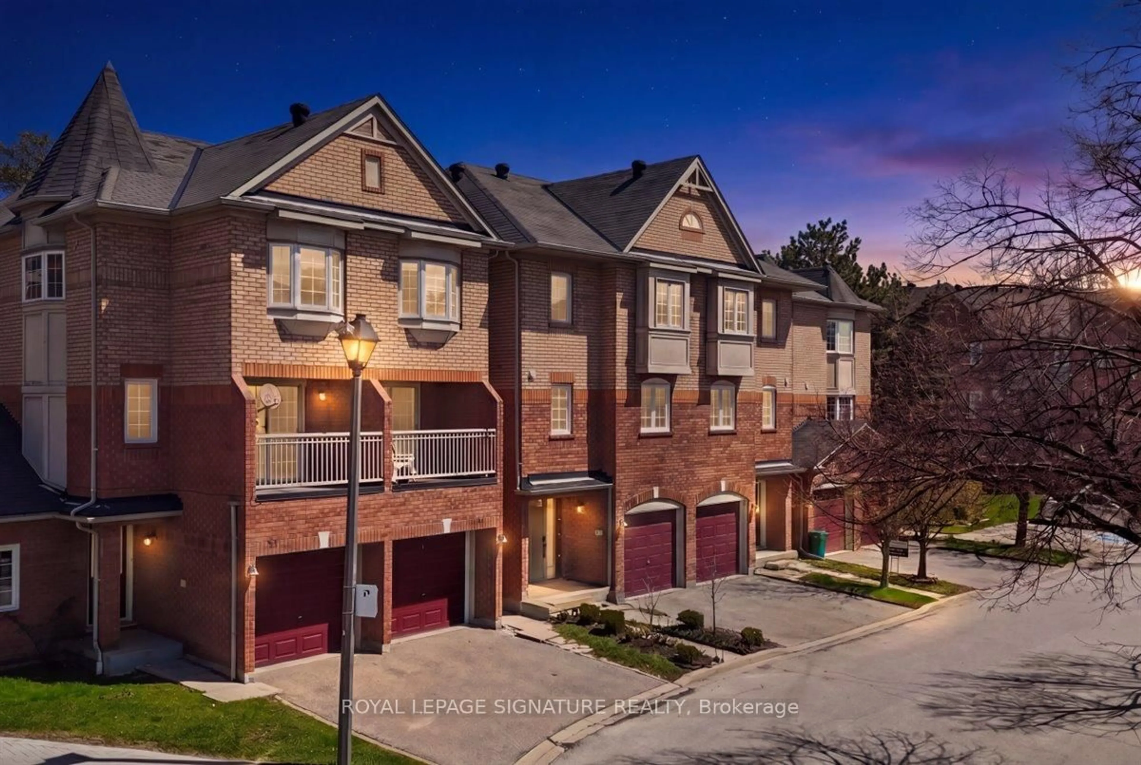 A pic from outside/outdoor area/front of a property/back of a property/a pic from drone, street for 6950 Tenth Line #29, Mississauga Ontario L5N 6Y1